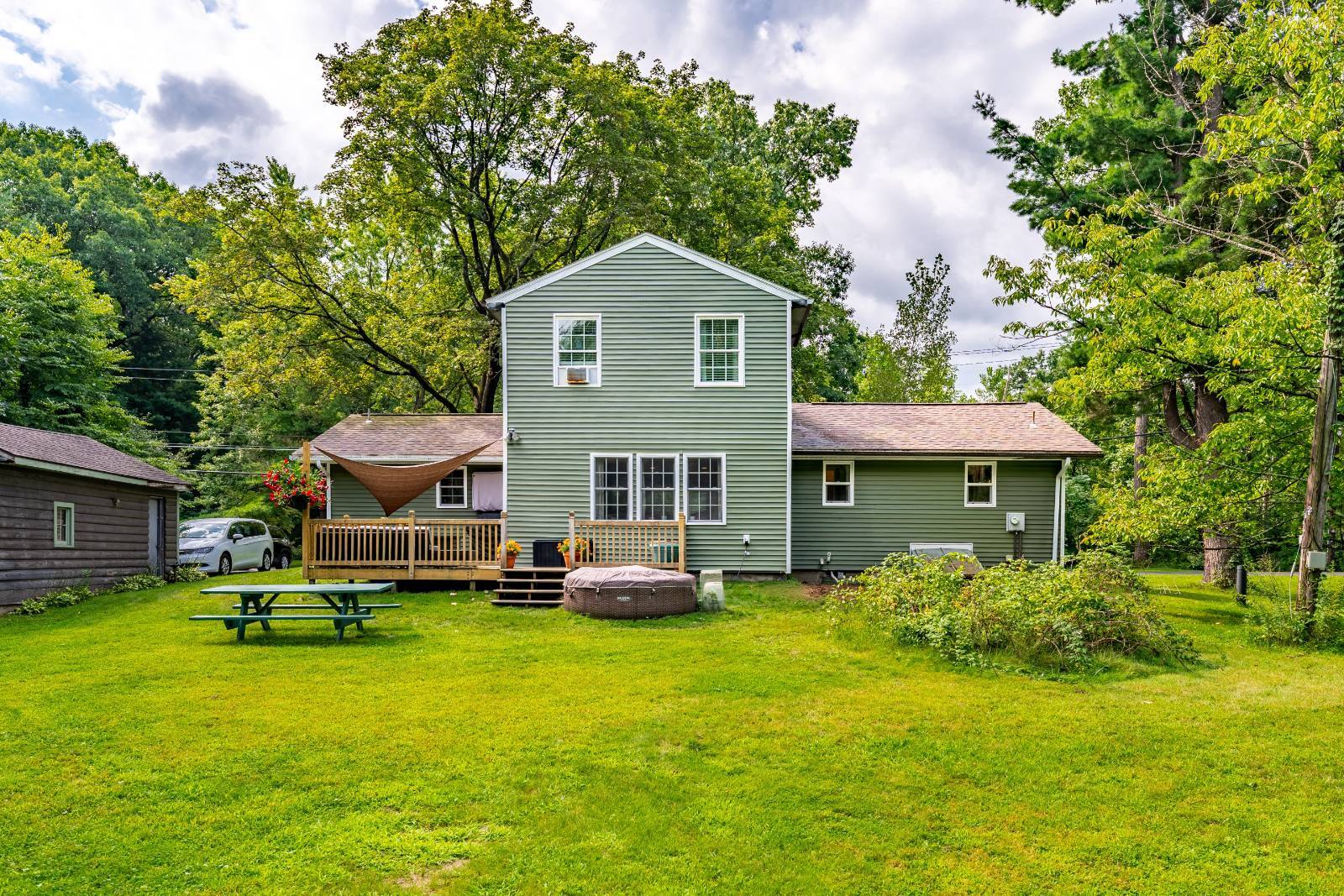 233 Elm Ave East