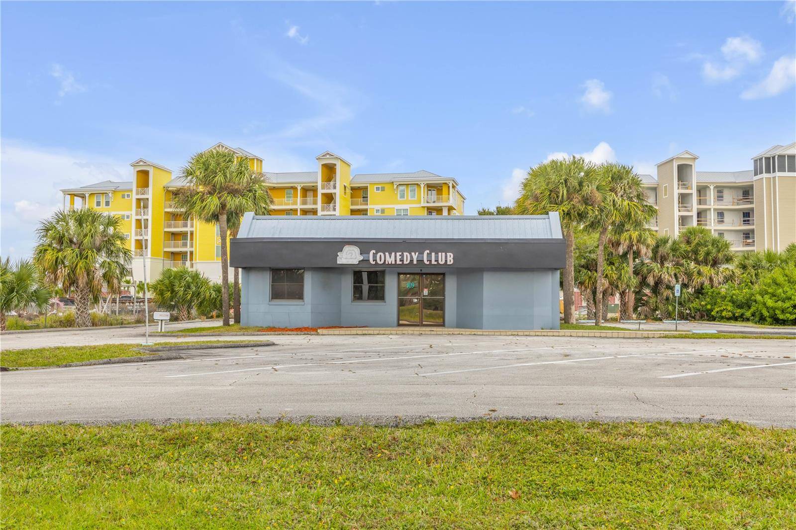 109 N Cswy, New Smyrna Beach, FL 32169