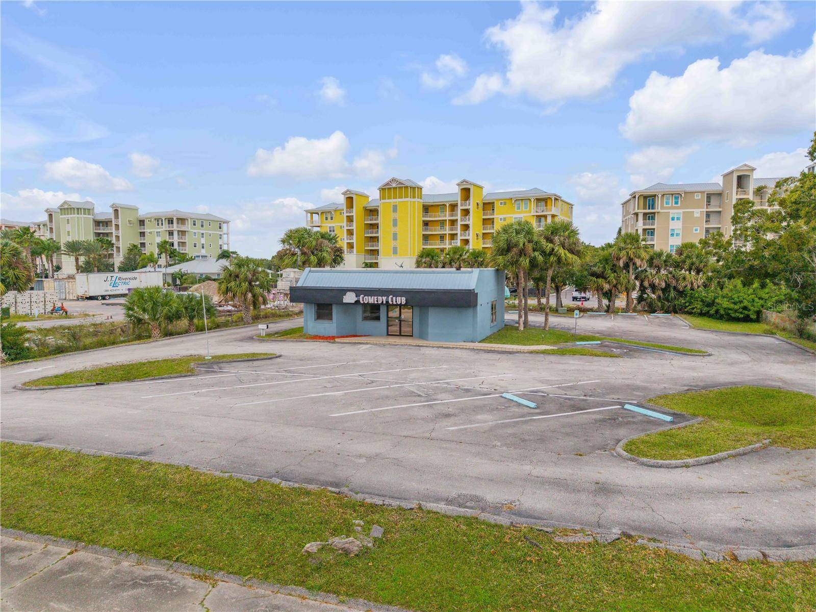 109 N Cswy, New Smyrna Beach, FL 32169
