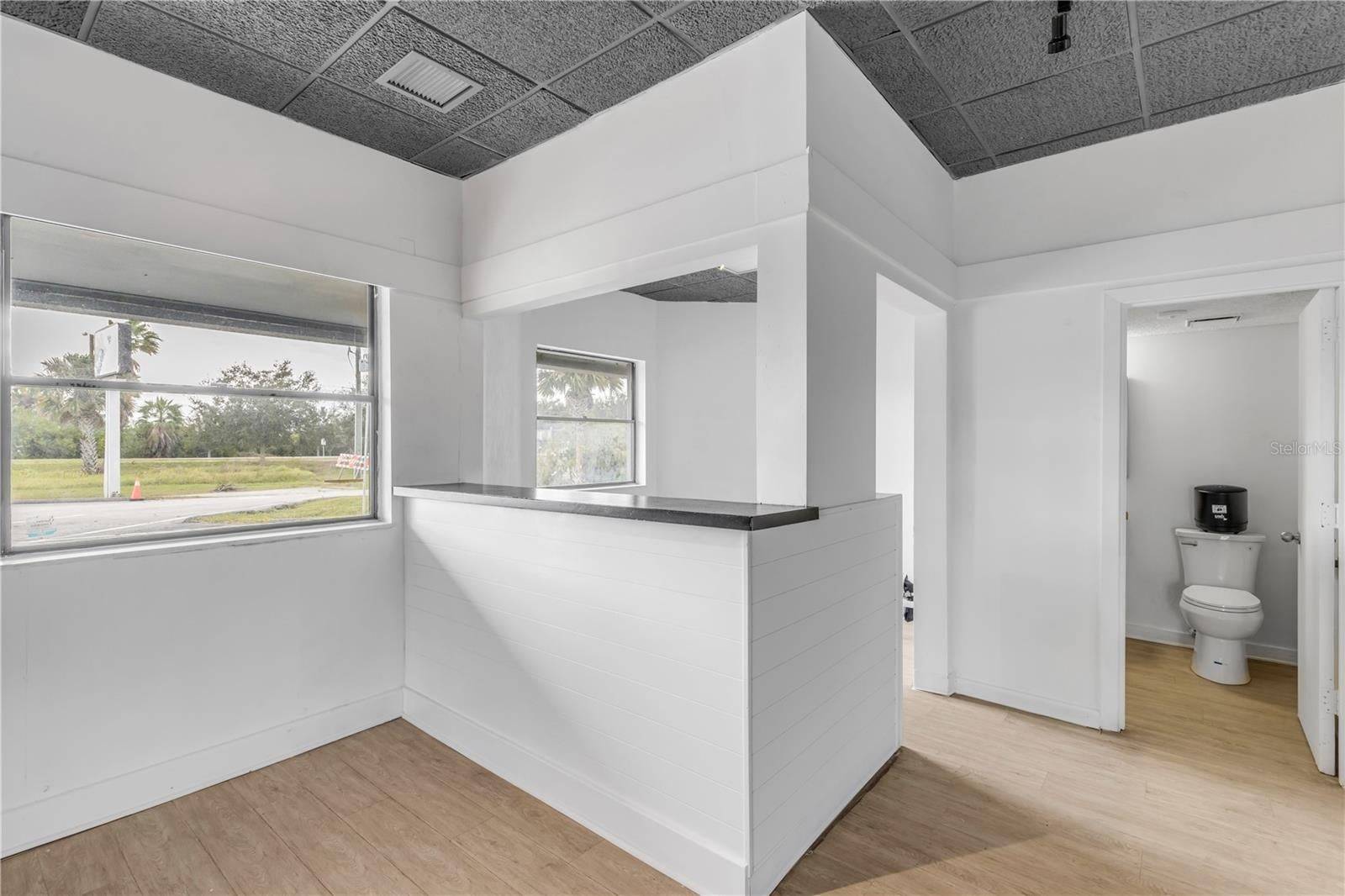 109 N Cswy, New Smyrna Beach, FL 32169