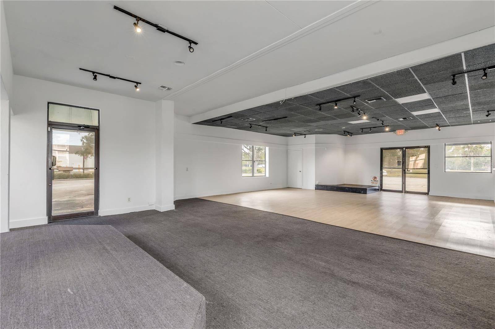 109 N Cswy, New Smyrna Beach, FL 32169