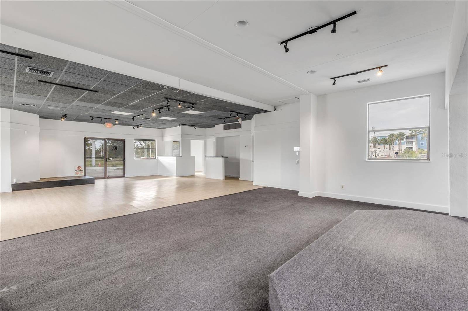 109 N Cswy, New Smyrna Beach, FL 32169