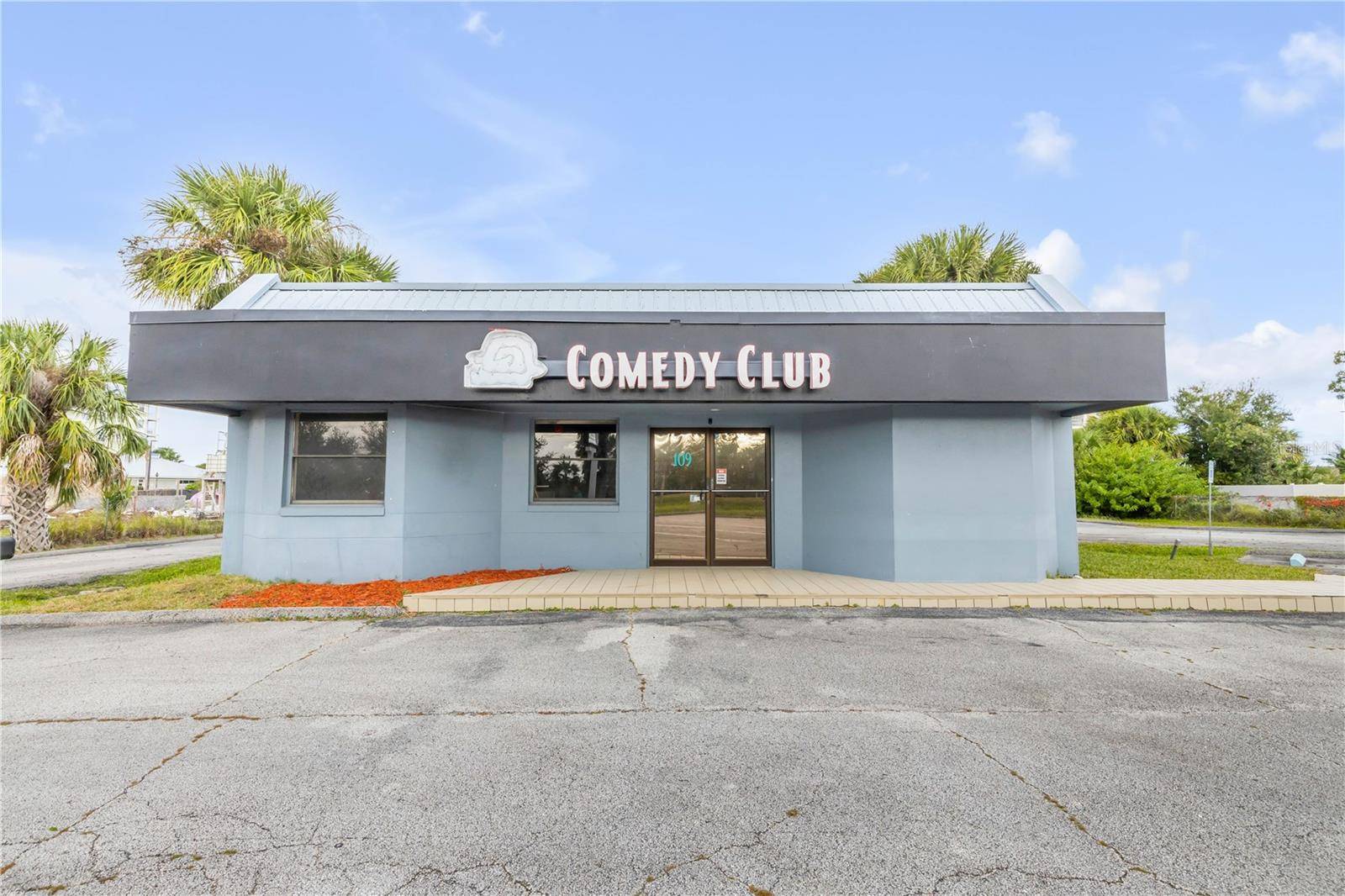 109 N Cswy, New Smyrna Beach, FL 32169