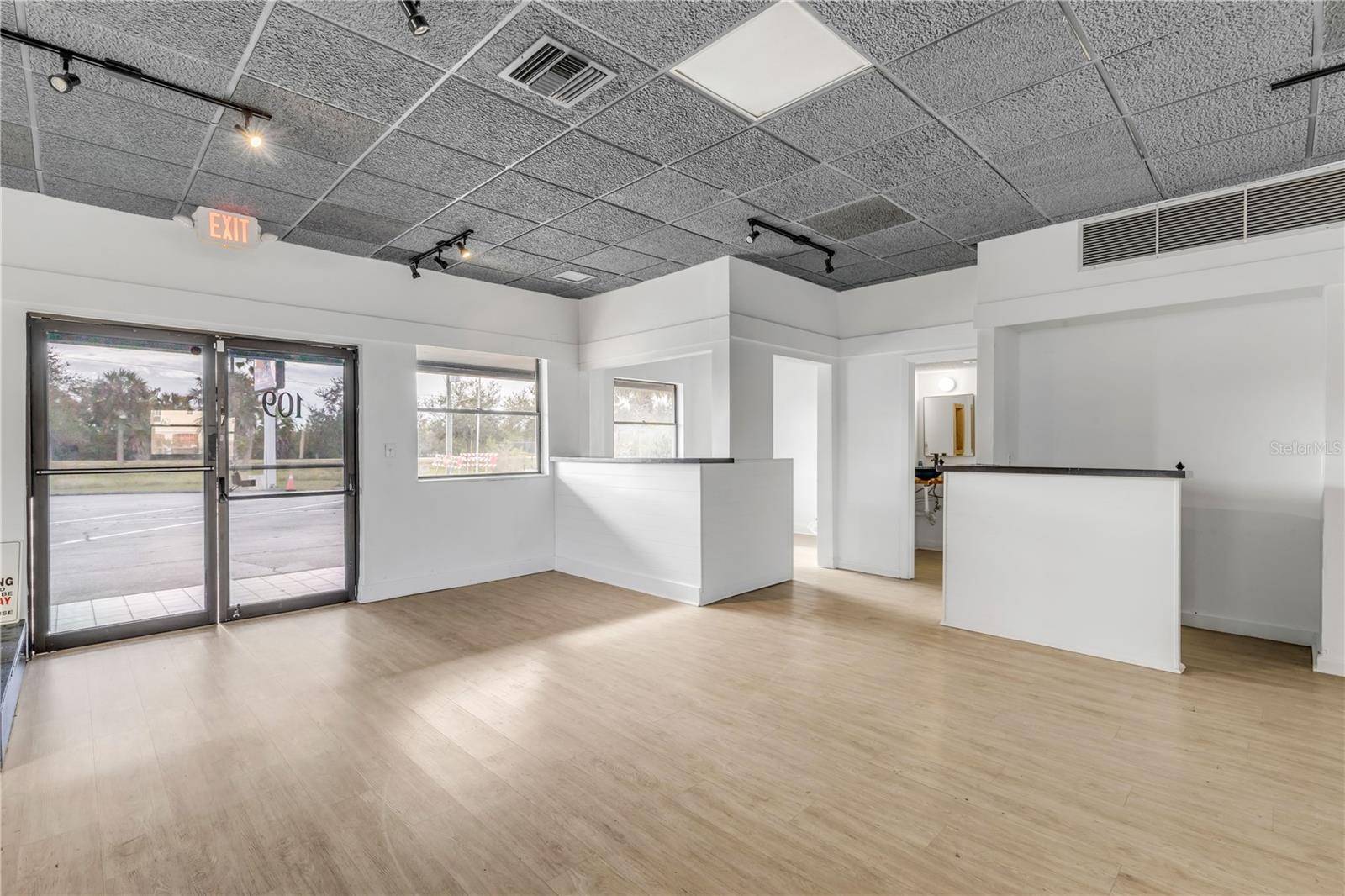 109 N Cswy, New Smyrna Beach, FL 32169