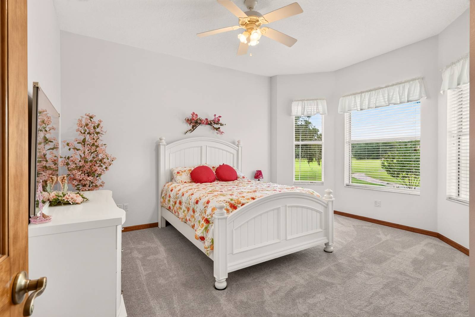 1833 Shore Line Dr, Leesburg, FL 34748