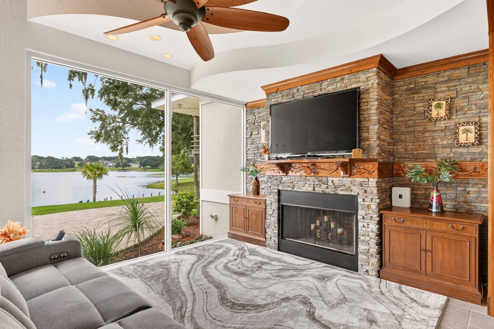 1833 Shore Line Dr, Leesburg, FL 34748