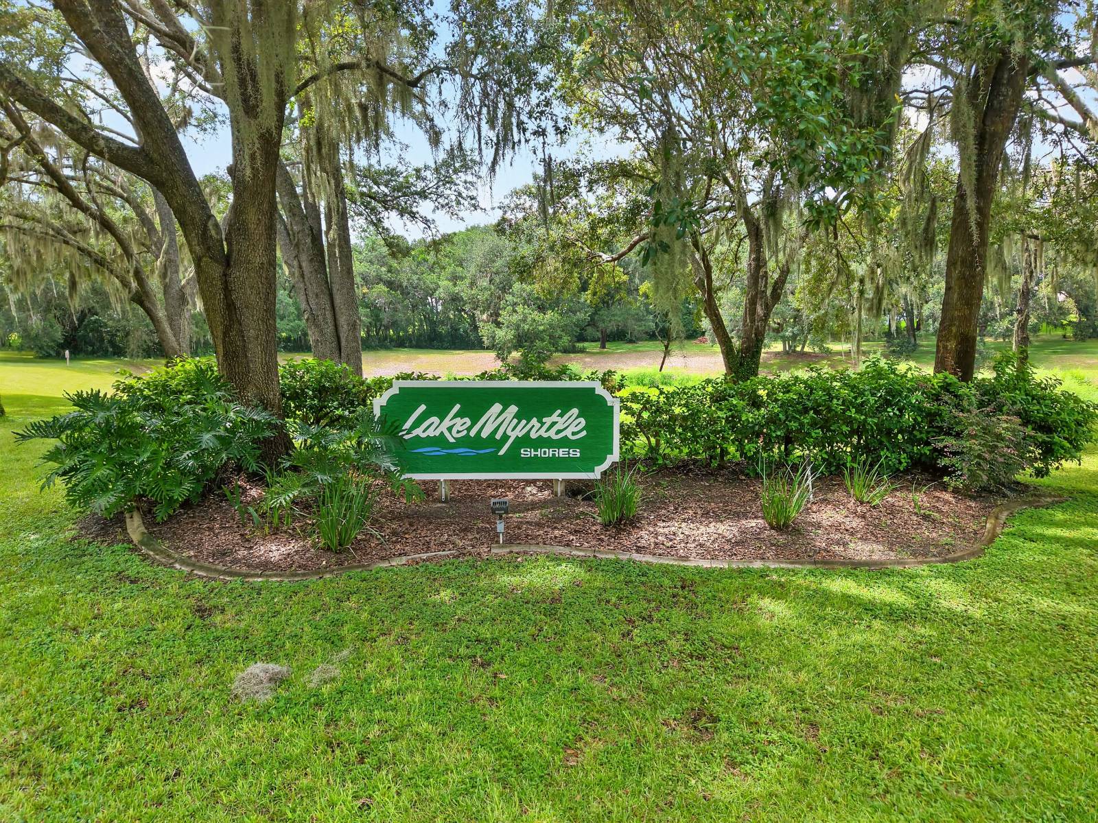 1833 Shore Line Dr, Leesburg, FL 34748