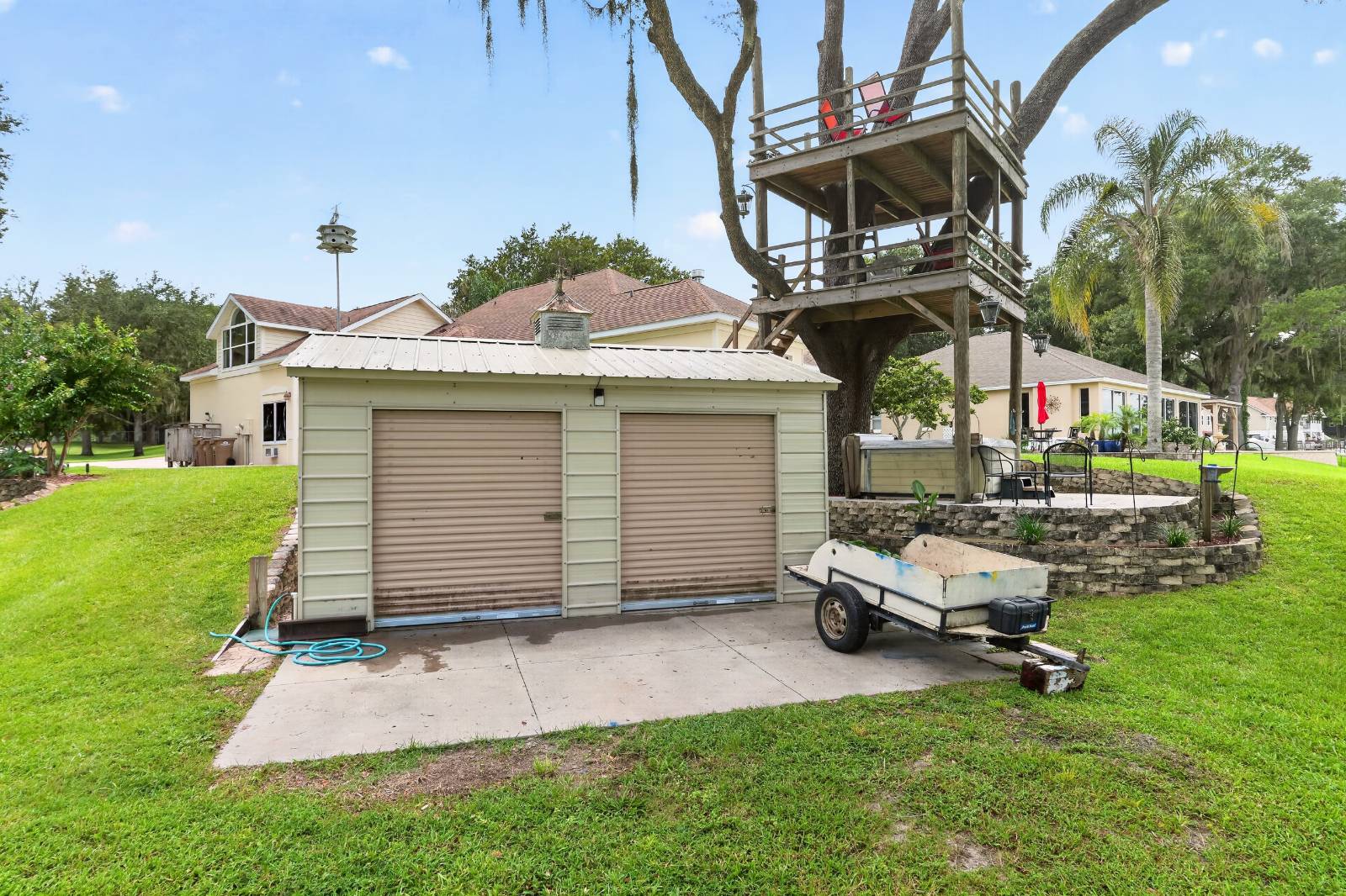 1833 Shore Line Dr, Leesburg, FL 34748