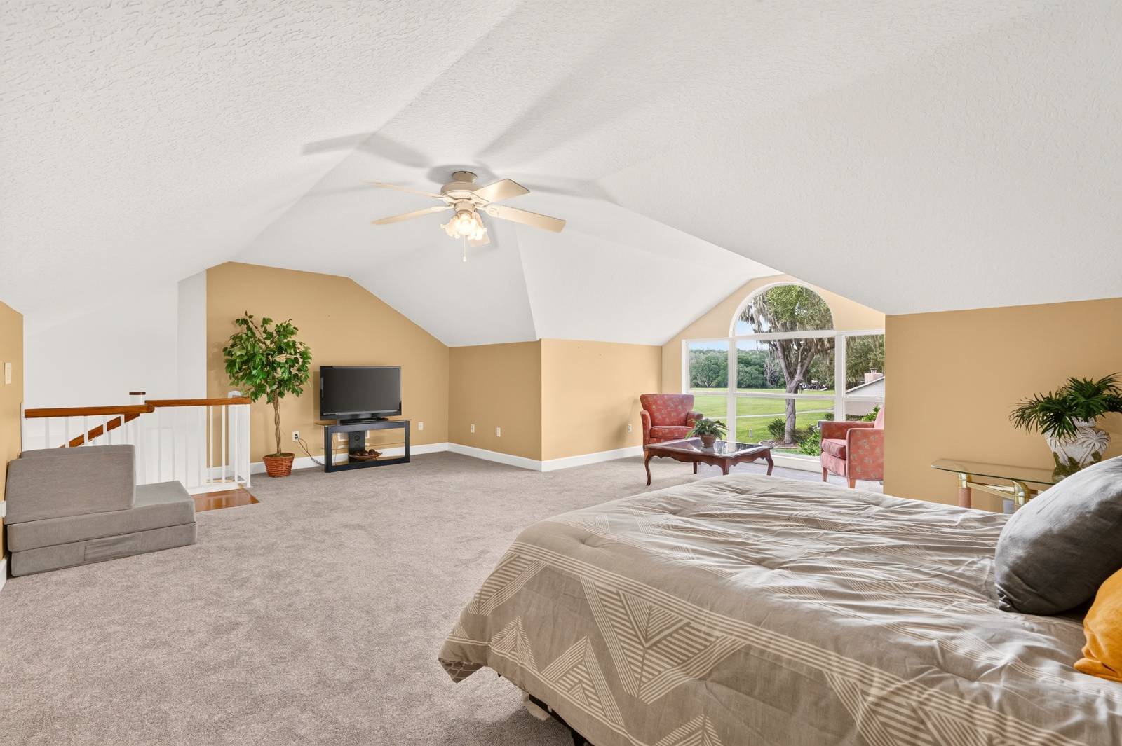 1833 Shore Line Dr, Leesburg, FL 34748