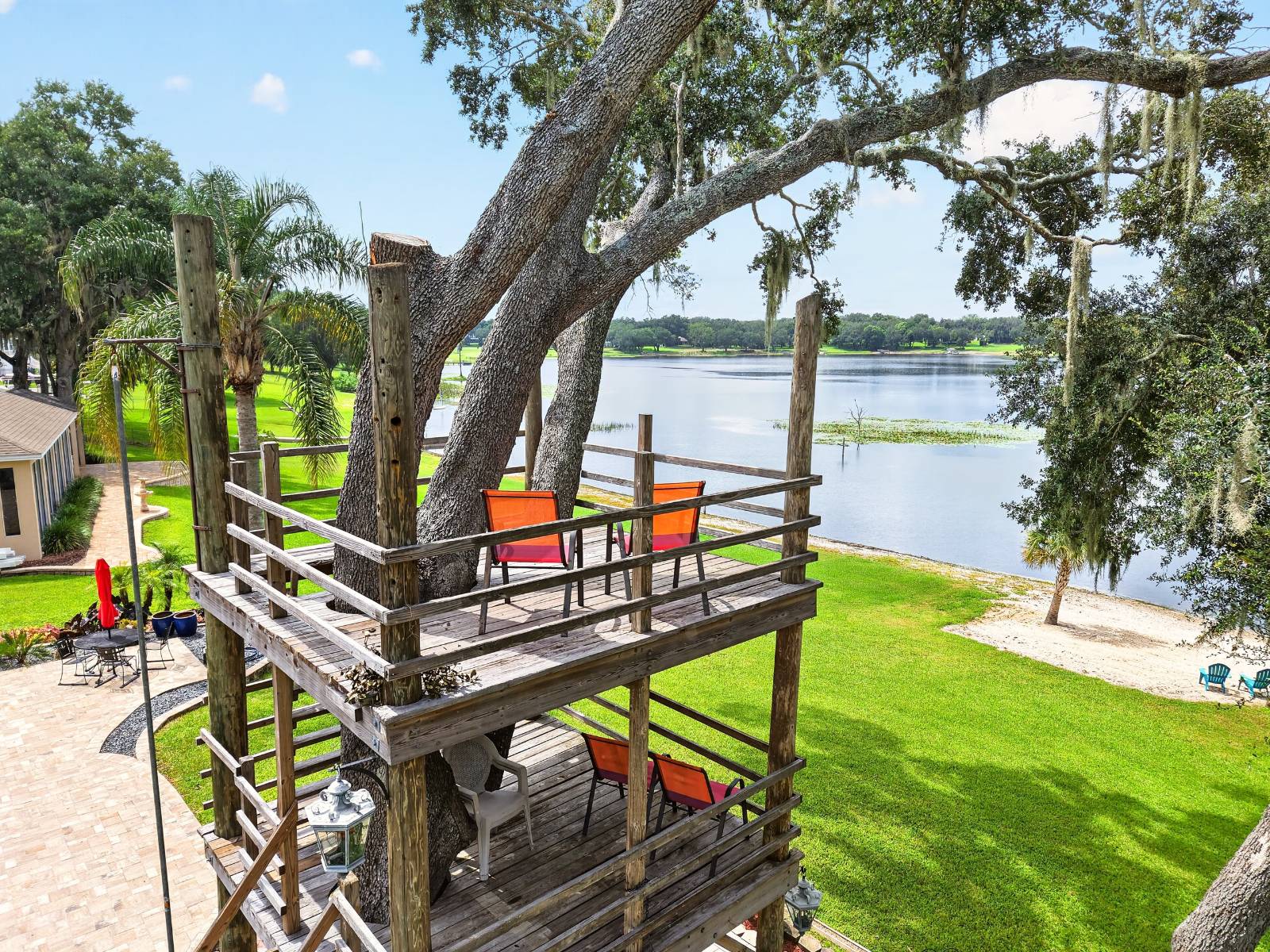 1833 Shore Line Dr, Leesburg, FL 34748