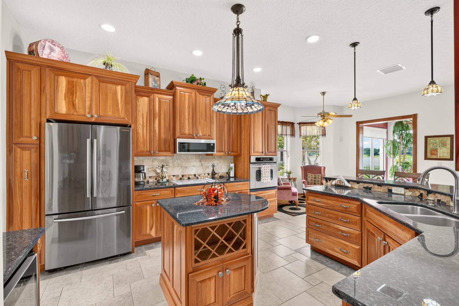 1833 Shore Line Dr, Leesburg, FL 34748