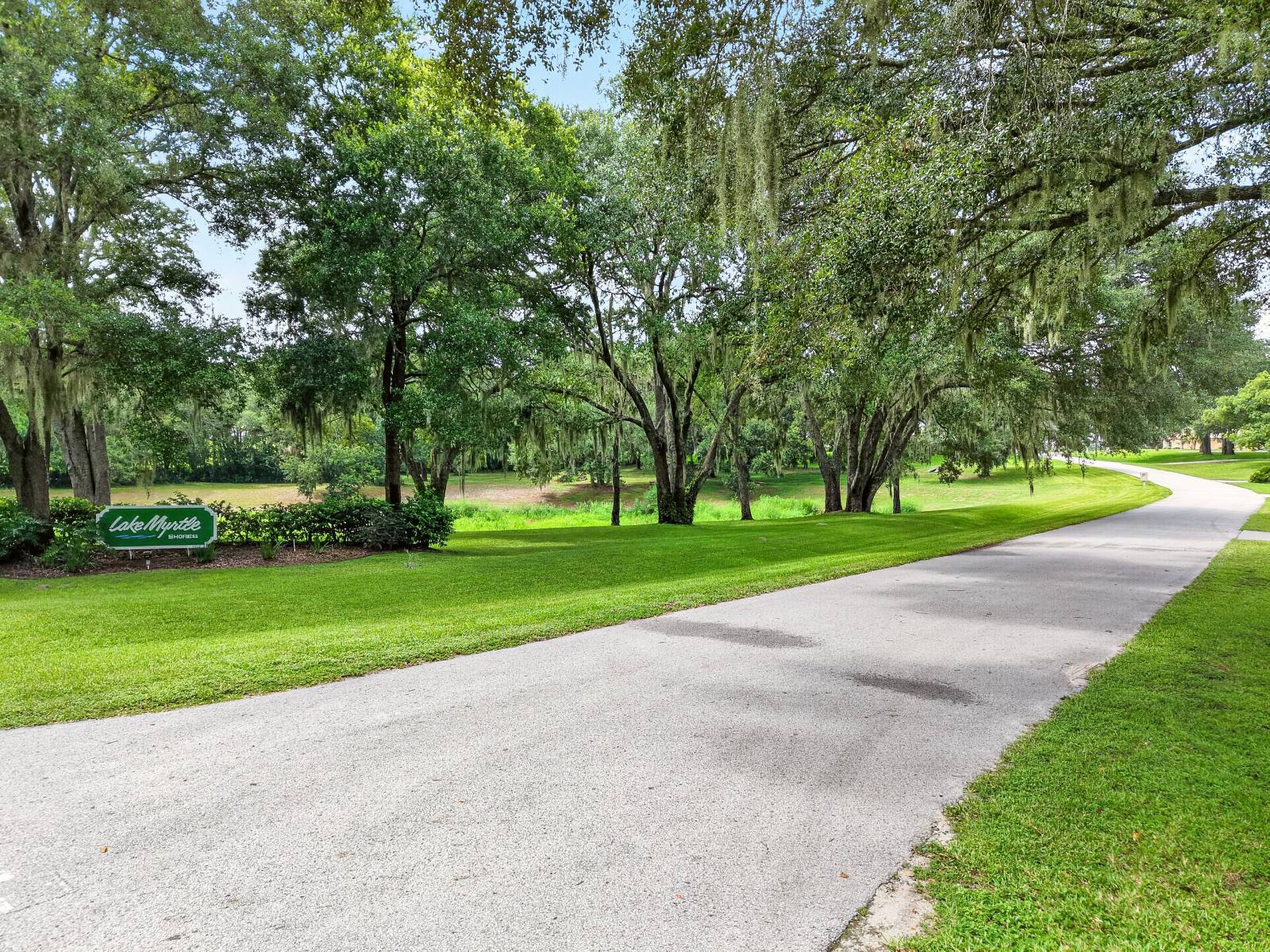 1833 Shore Line Dr, Leesburg, FL 34748
