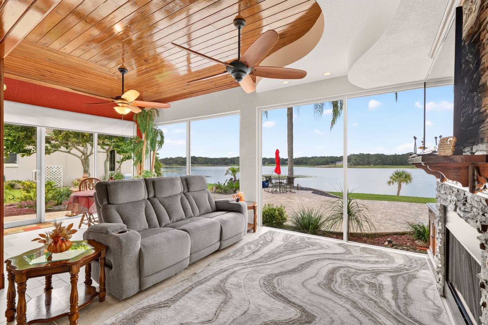 1833 Shore Line Dr, Leesburg, FL 34748