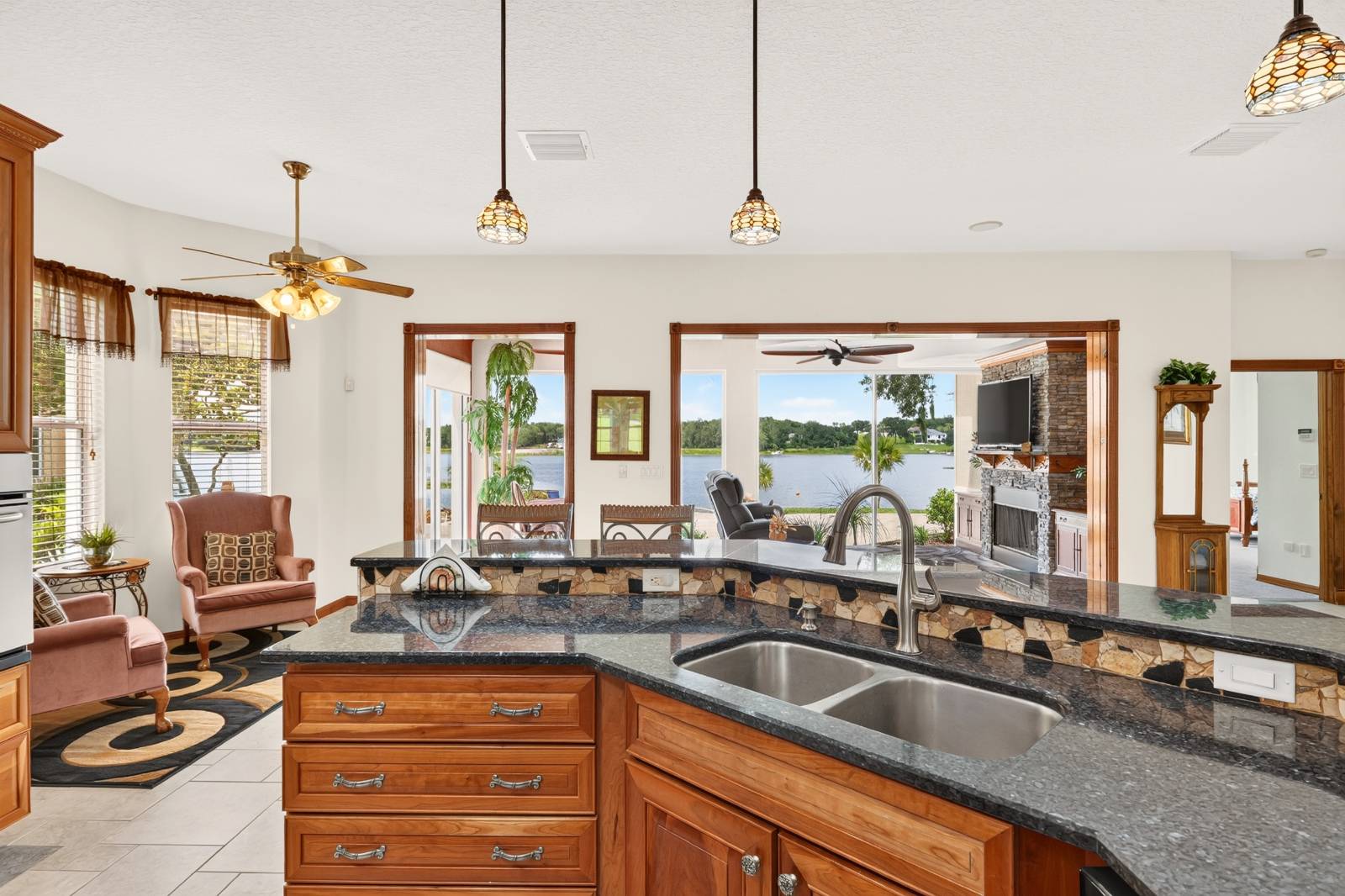 1833 Shore Line Dr, Leesburg, FL 34748