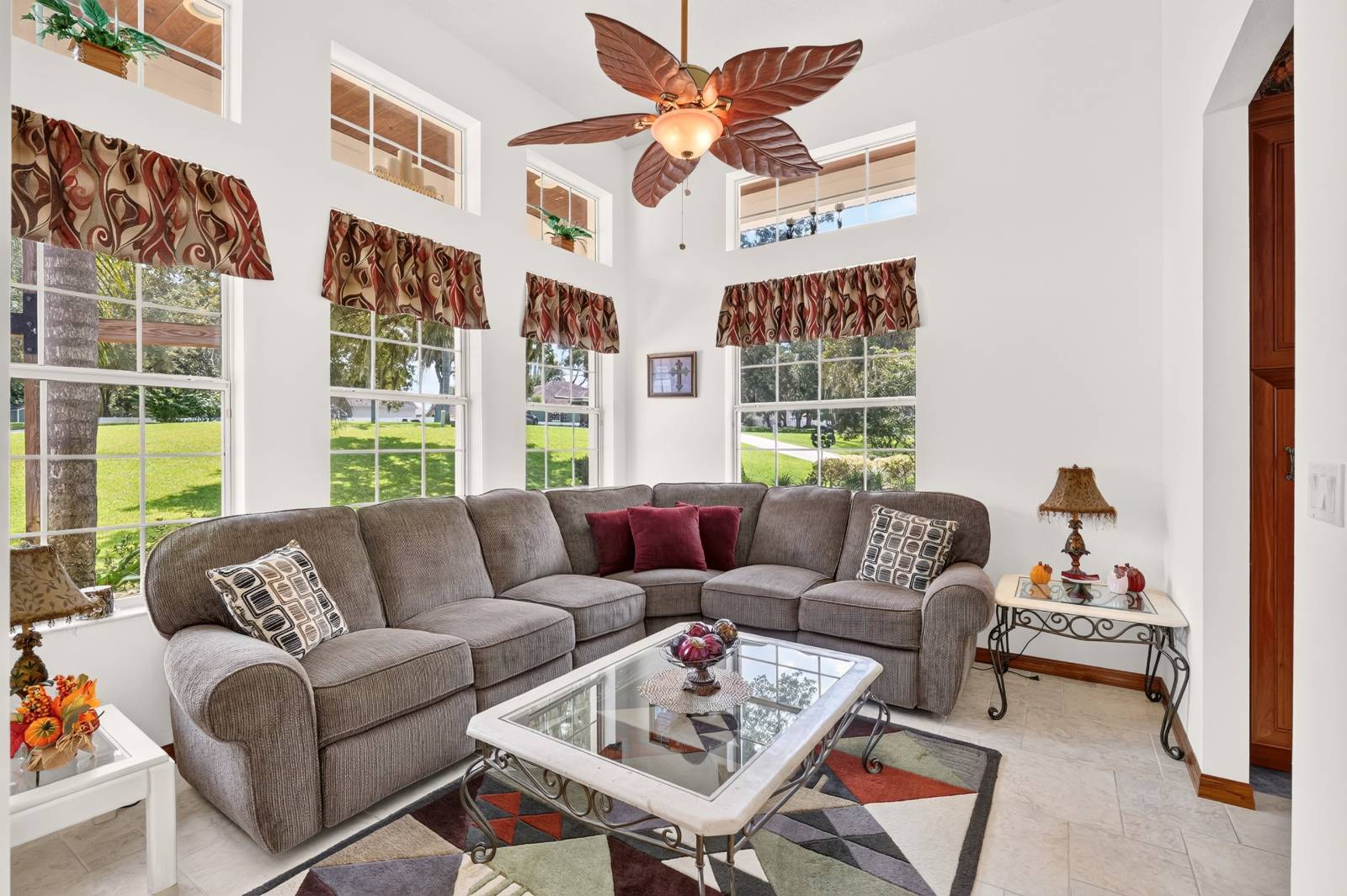 1833 Shore Line Dr, Leesburg, FL 34748