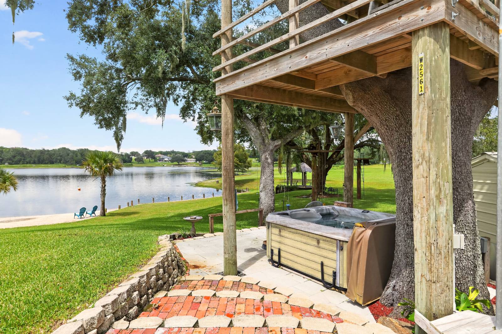 1833 Shore Line Dr, Leesburg, FL 34748