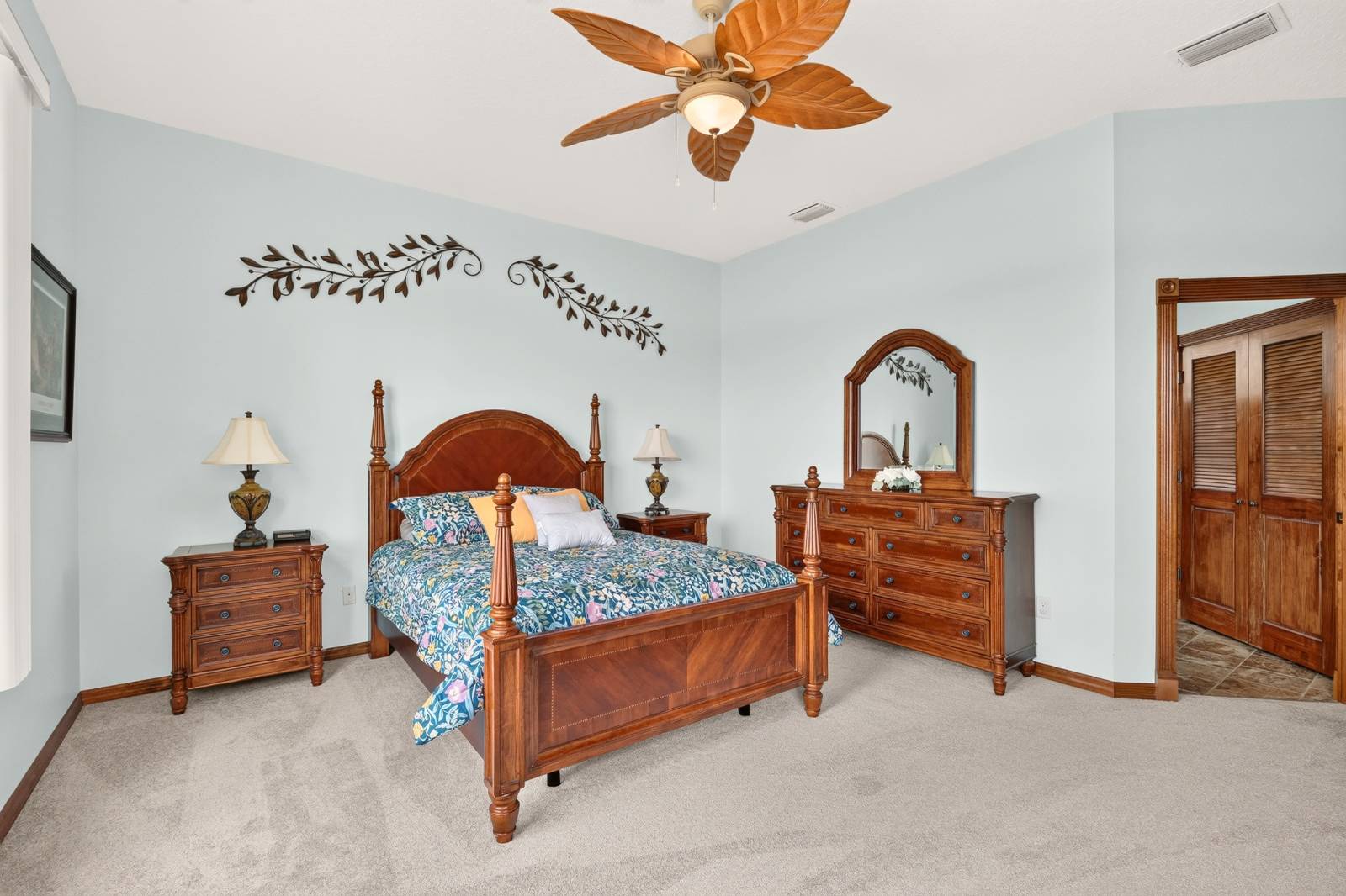 1833 Shore Line Dr, Leesburg, FL 34748