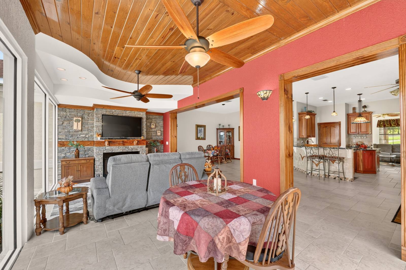 1833 Shore Line Dr, Leesburg, FL 34748