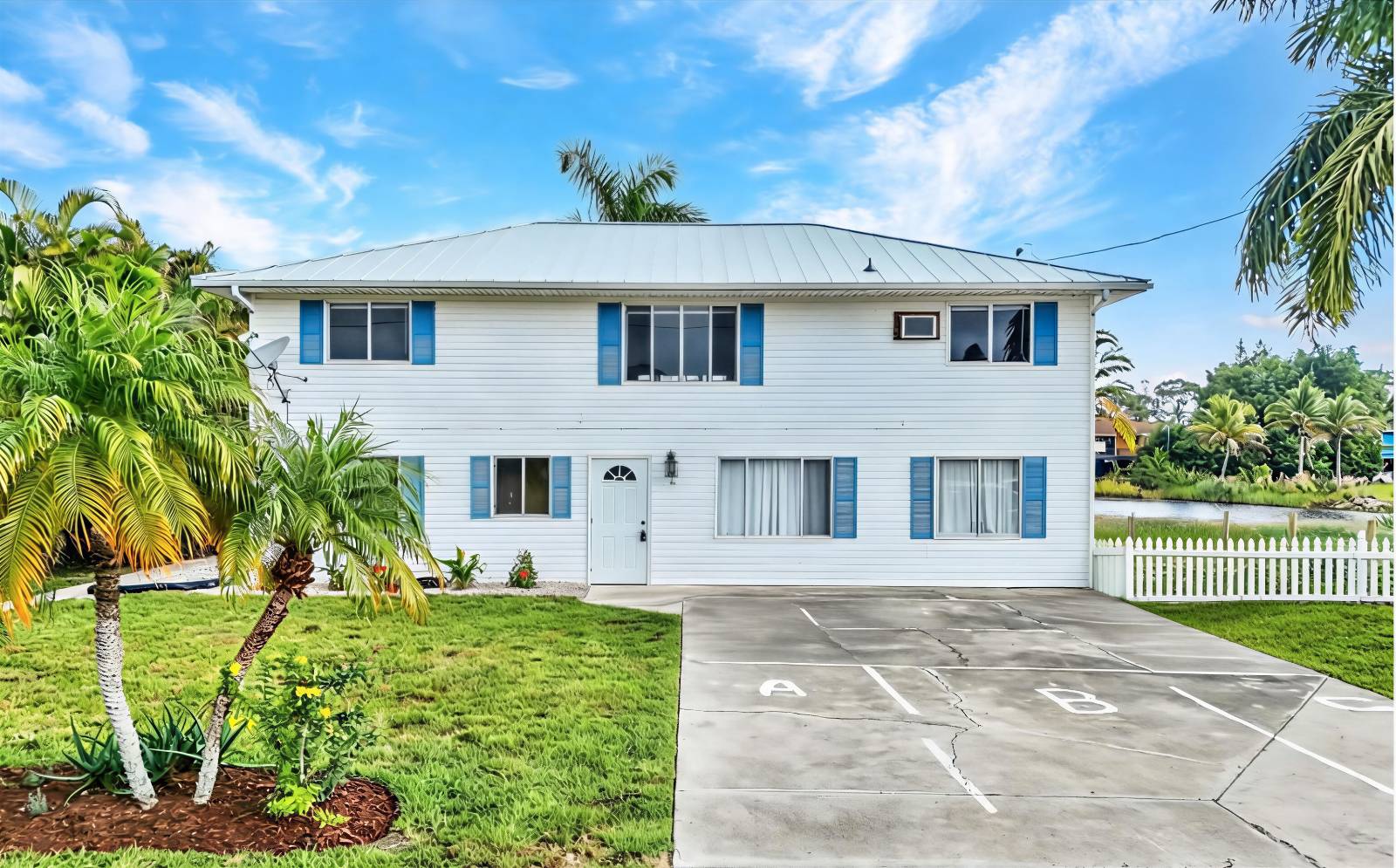 3940 Bennett Ln, Bonita Springs, FL 34134