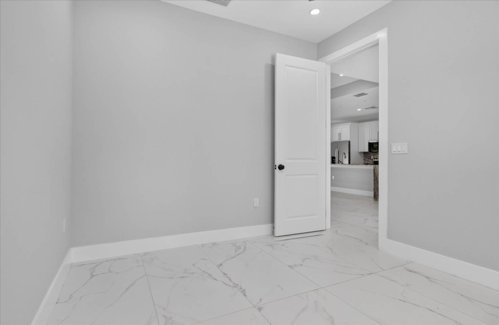 2843 14th SE Ave, Naples, FL 34117