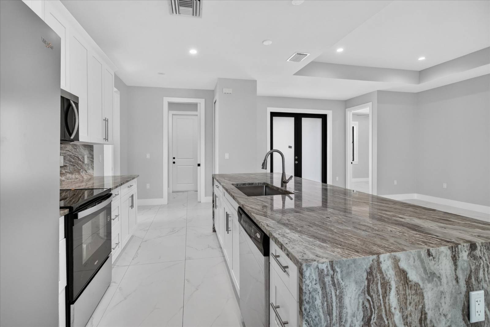 2843 14th SE Ave, Naples, FL 34117