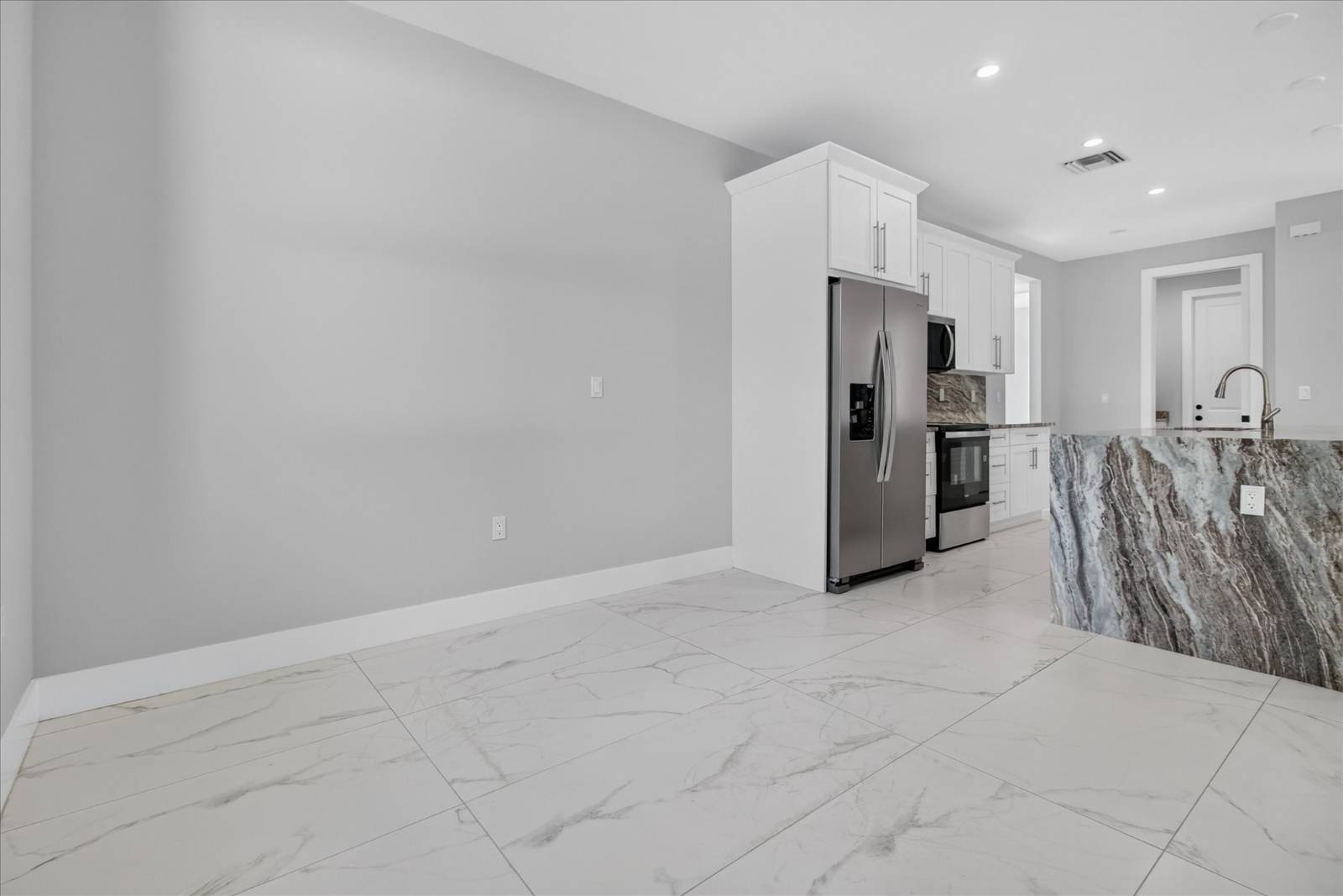 2843 14th SE Ave, Naples, FL 34117