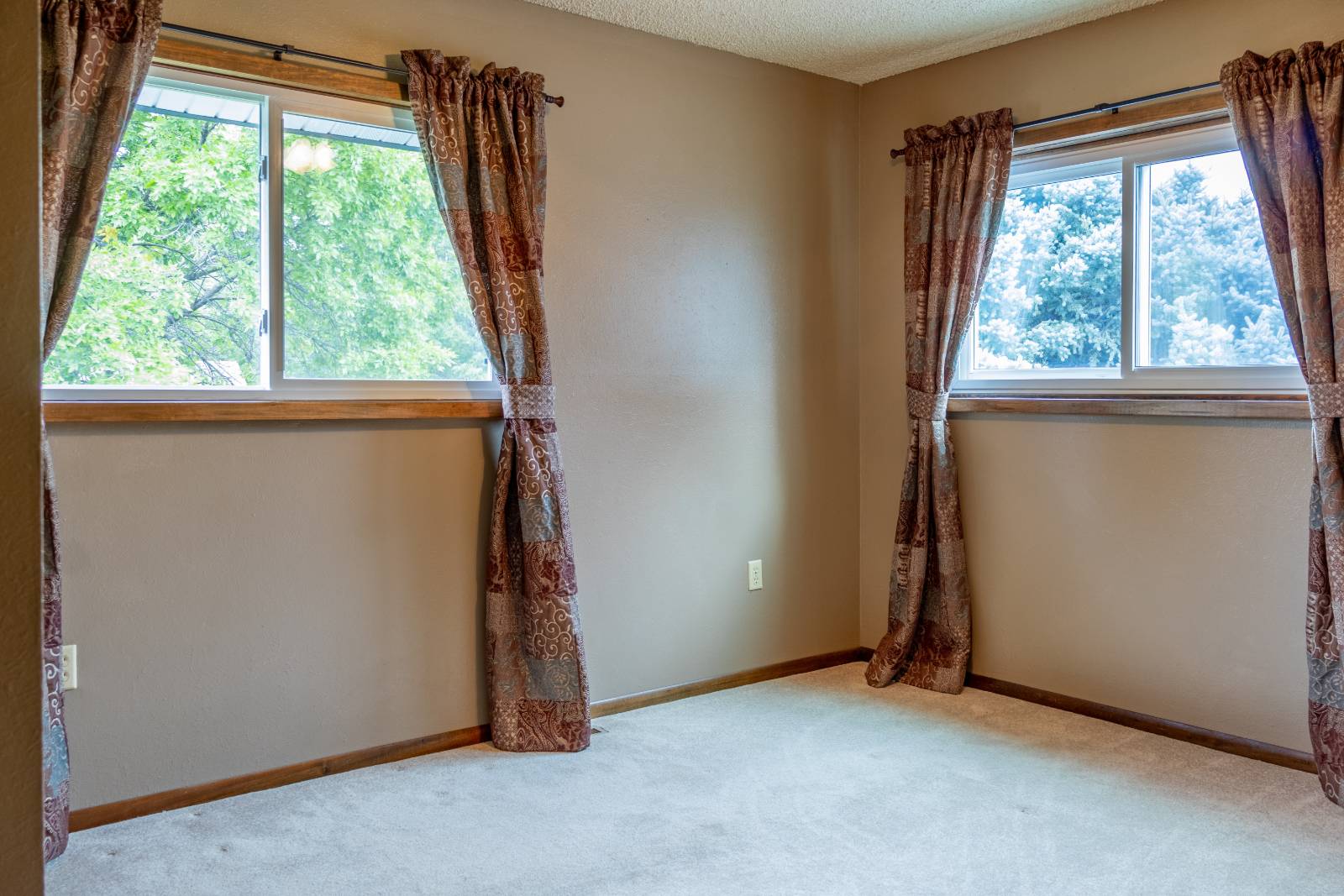 Photo 51 of 60 of home listing at 2730 Cheyenne Lane, Alliance, NE 69301