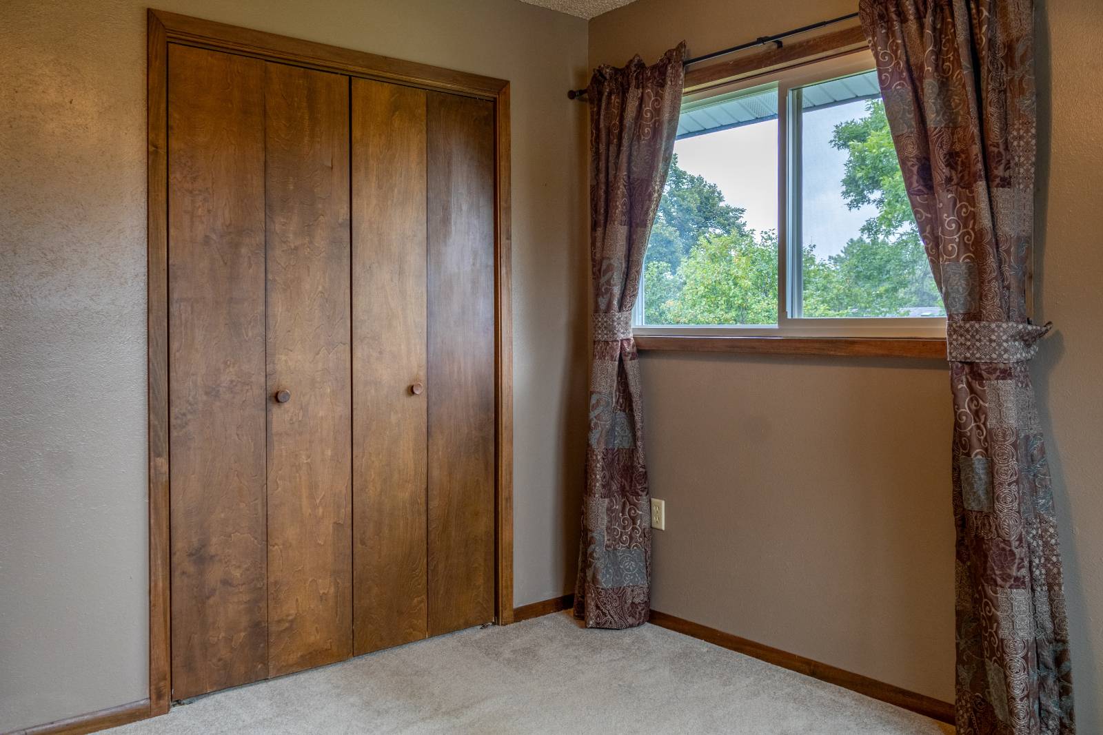 Photo 57 of 60 of home listing at 2730 Cheyenne Lane, Alliance, NE 69301
