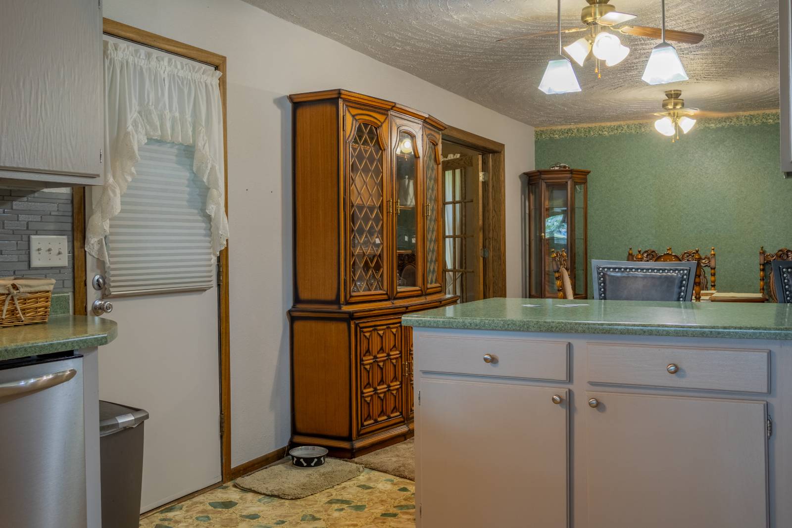 Photo 20 of 60 of home listing at 2730 Cheyenne Lane, Alliance, NE 69301
