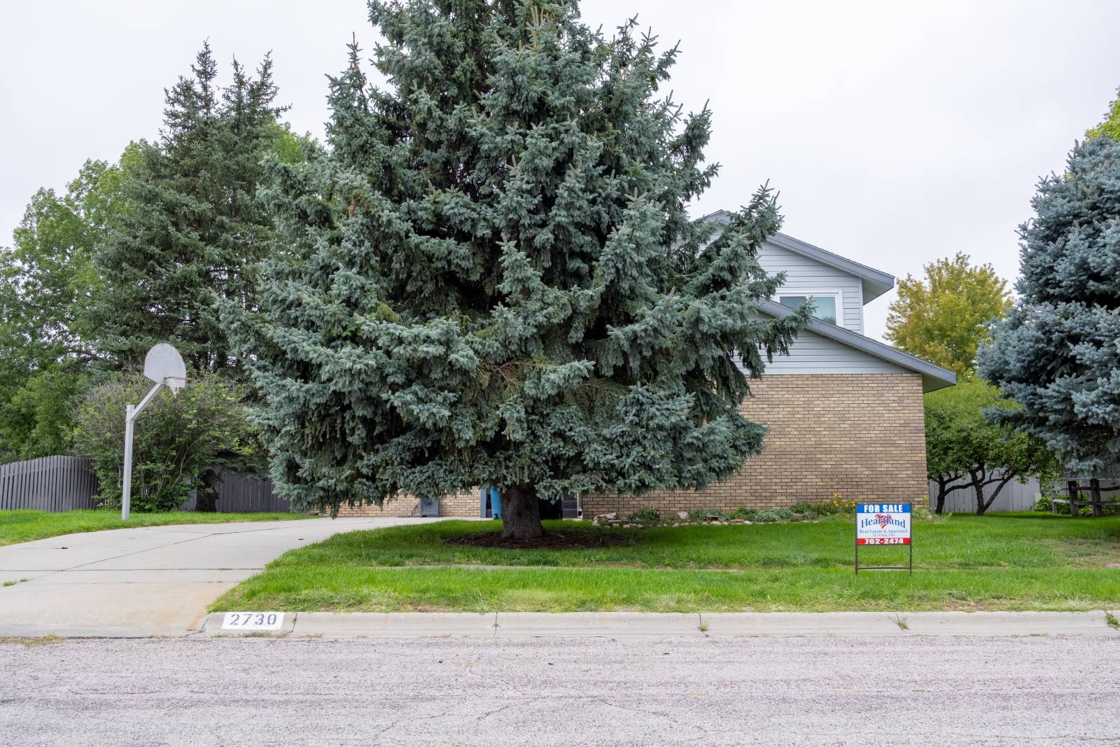 Photo 4 of 60 of home listing at 2730 Cheyenne Lane, Alliance, NE 69301