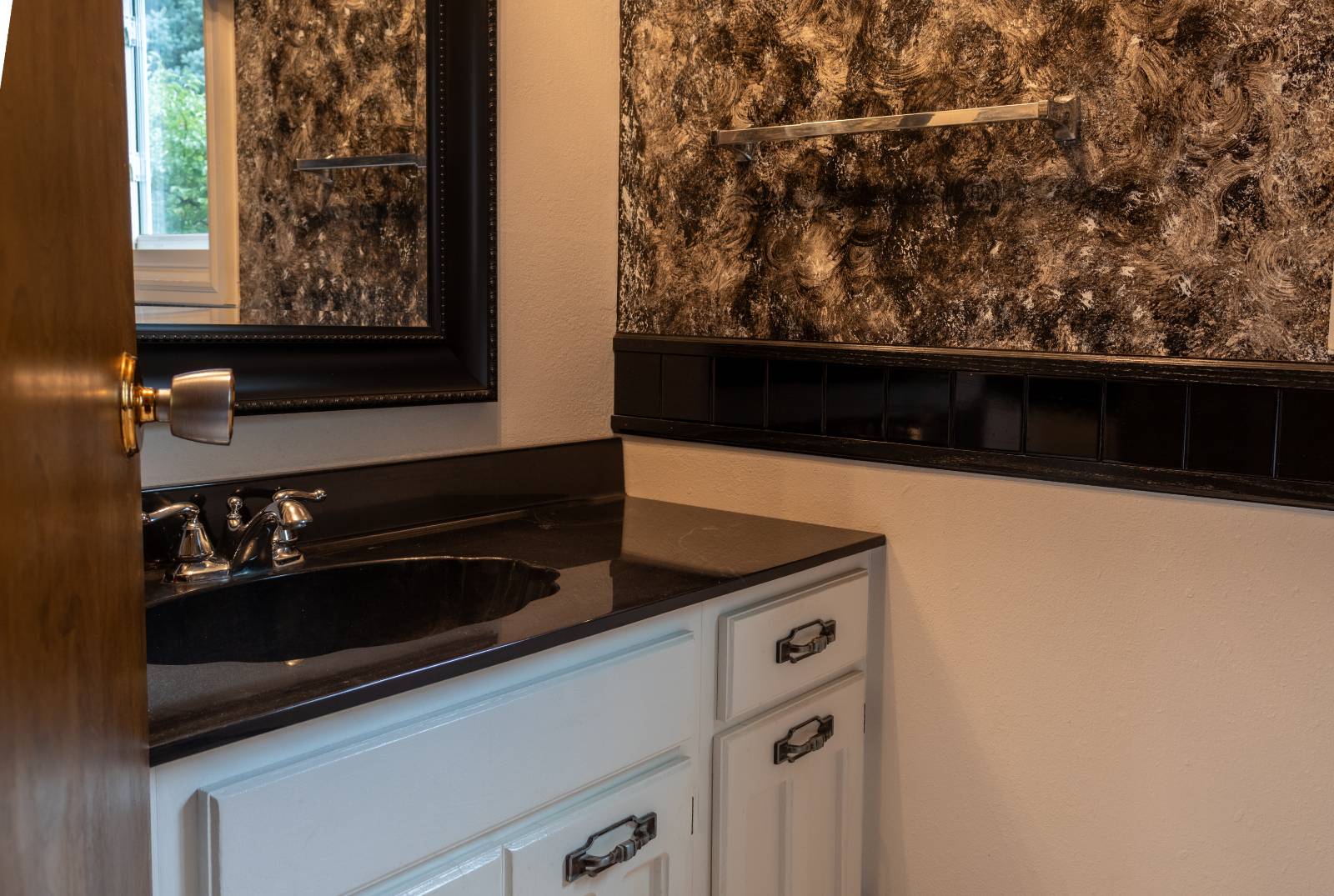 Photo 6 of 60 of home listing at 2730 Cheyenne Lane, Alliance, NE 69301