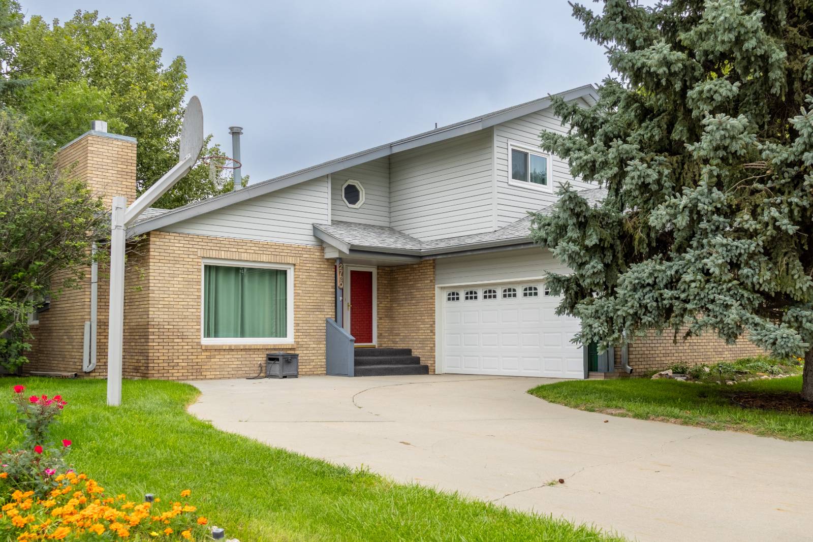 Photo 3 of 60 of home listing at 2730 Cheyenne Lane, Alliance, NE 69301