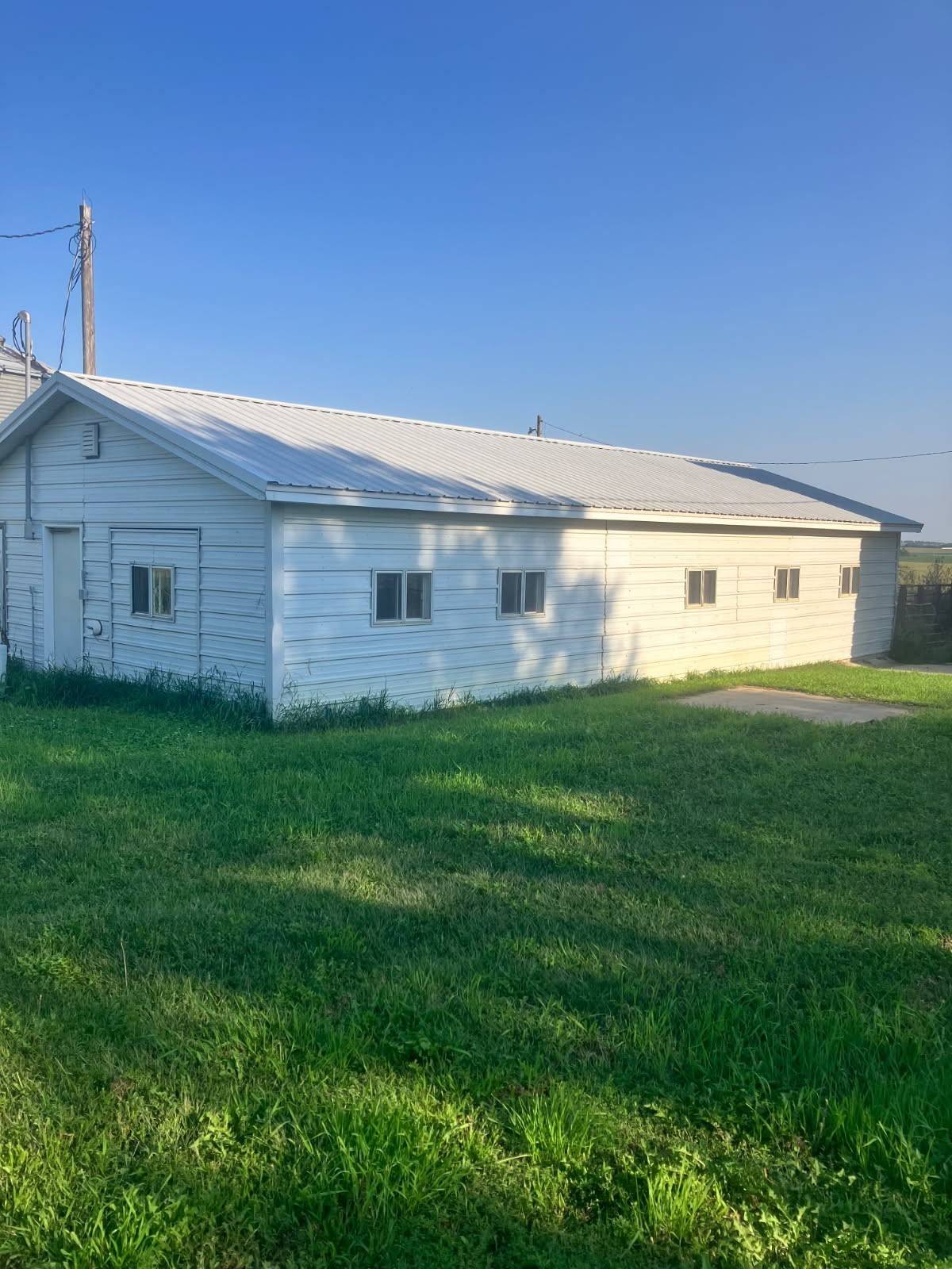 Photo 16 of 18 of home listing at 57410 861st Rd, Wayne, NE 68787
