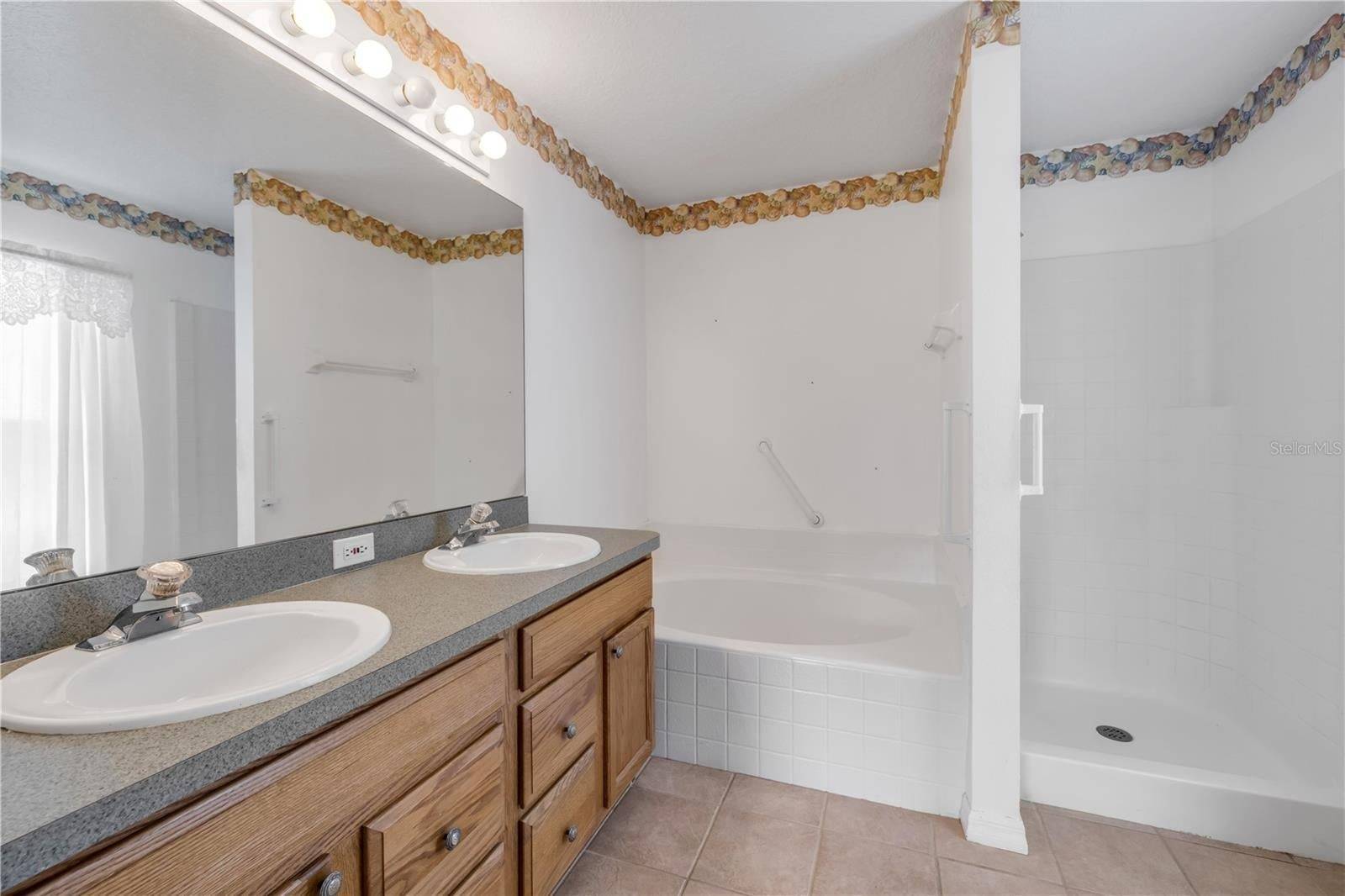 2226 Juniper Dr, Edgewater, FL 32141