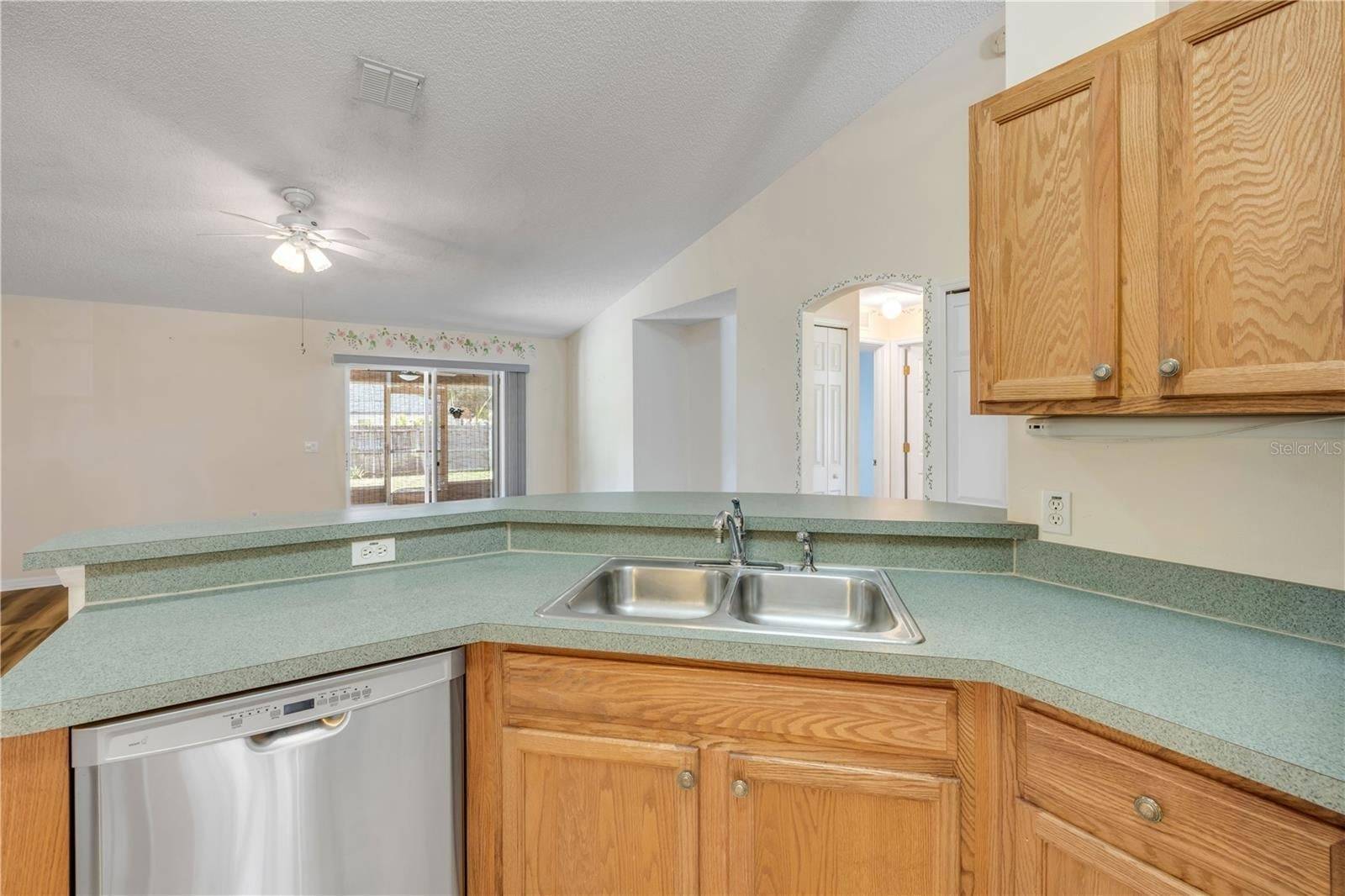 2226 Juniper Dr, Edgewater, FL 32141