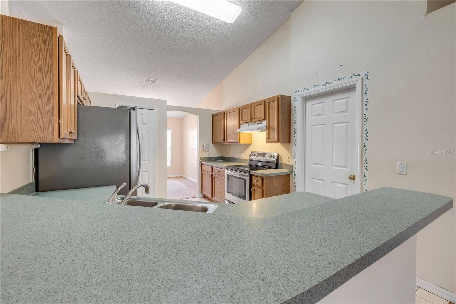 2226 Juniper Dr, Edgewater, FL 32141