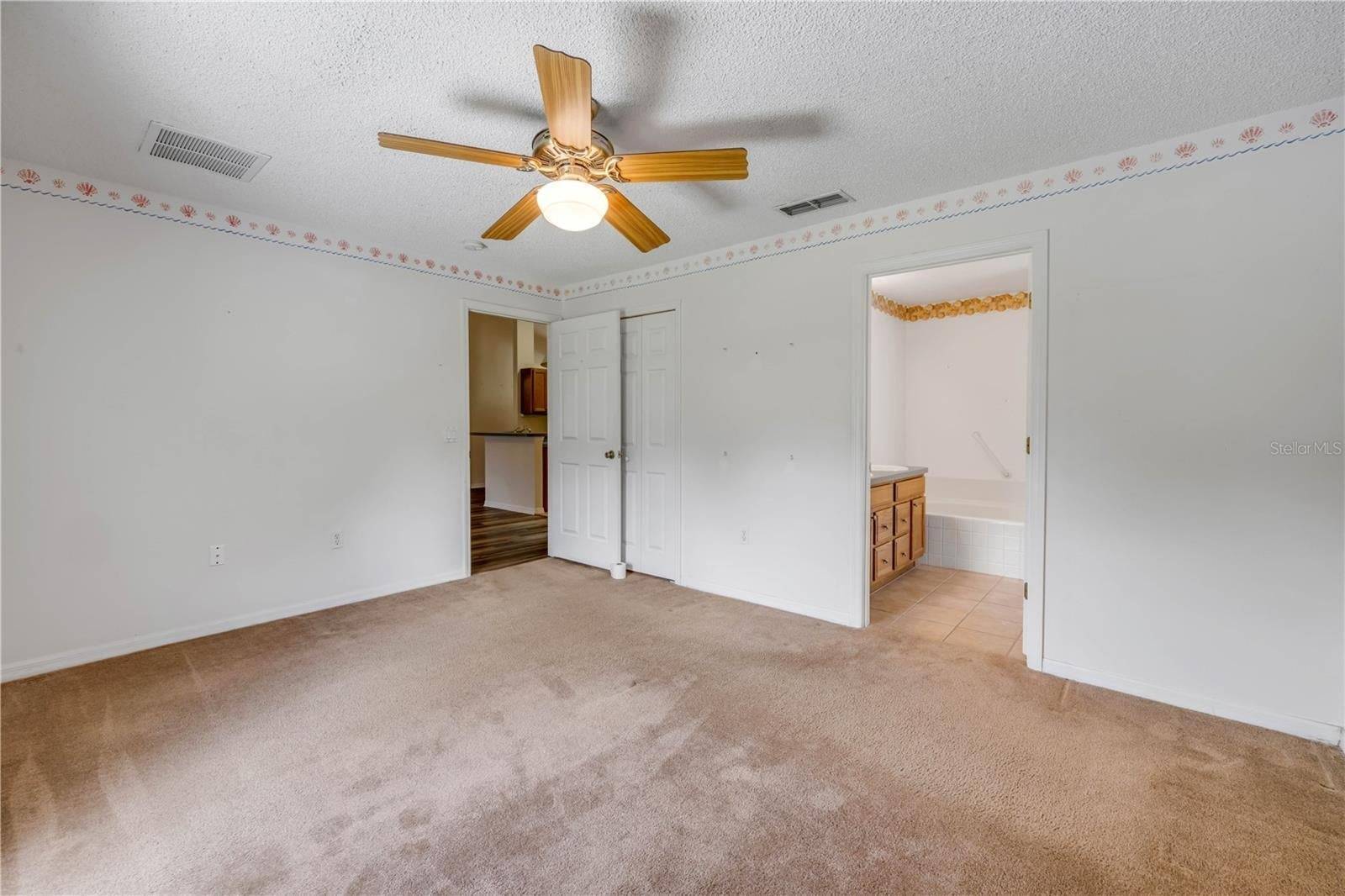 2226 Juniper Dr, Edgewater, FL 32141