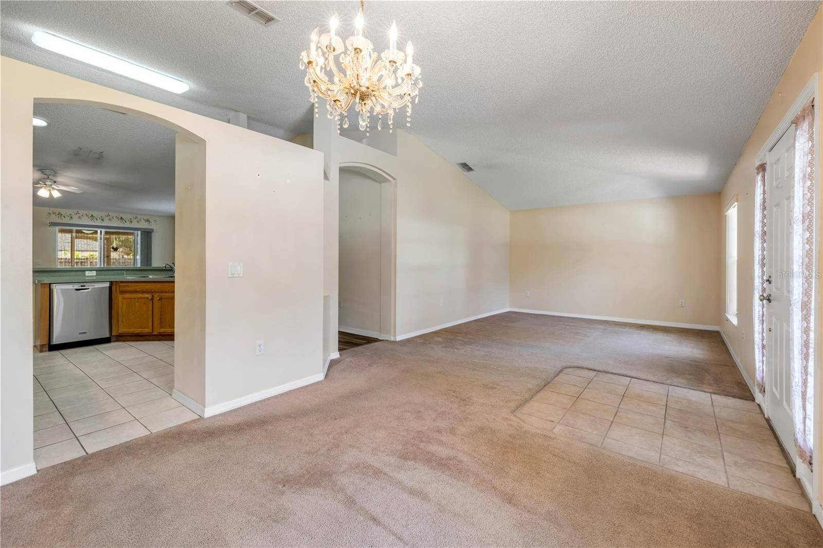 2226 Juniper Dr, Edgewater, FL 32141