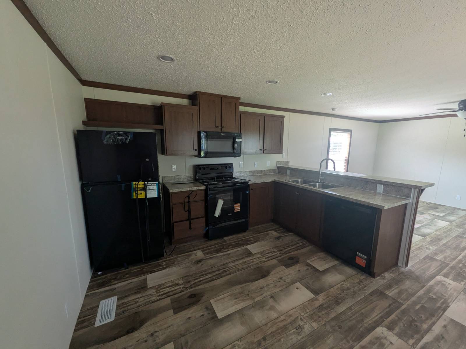 affordable manufactured home communities, mobile homes, residential communities, homeownership opportunities, resident-first 