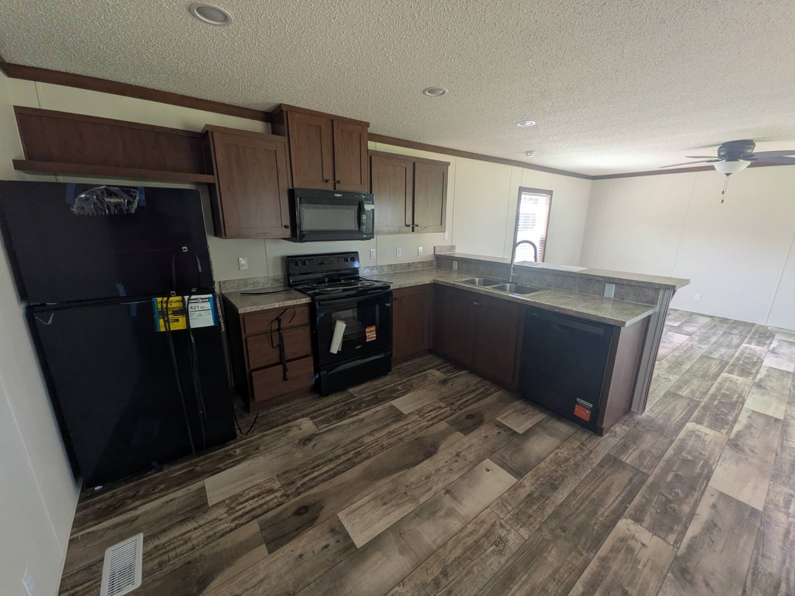 neighborhood living with value, comfortable and connected living, comfortable living, affordable homes, mobile home communiti