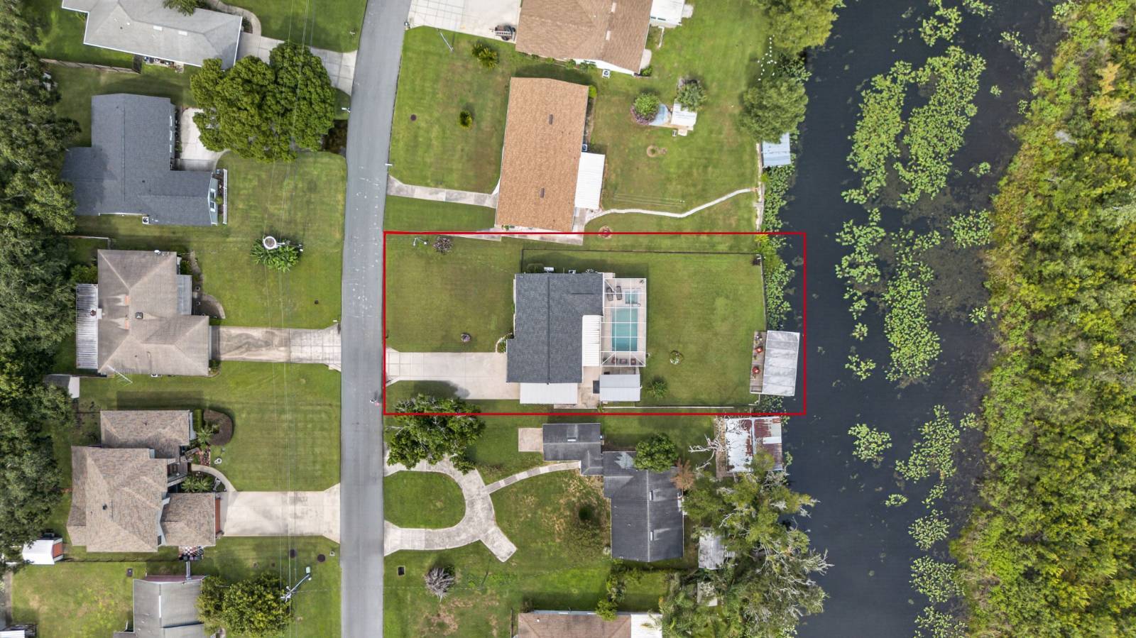 28050 Lois Drive, Tavares, FL 32778