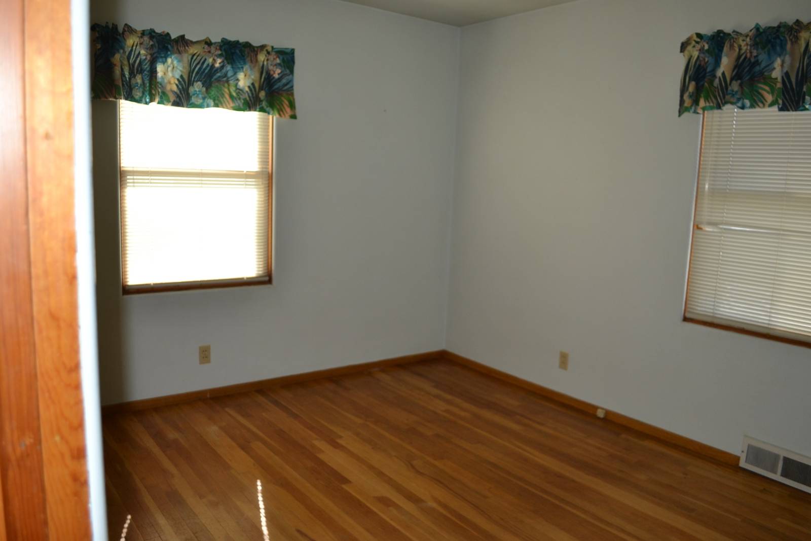 Photo 24 of 39 of home listing at 923 Platte Avenue, Alliance, NE 69301