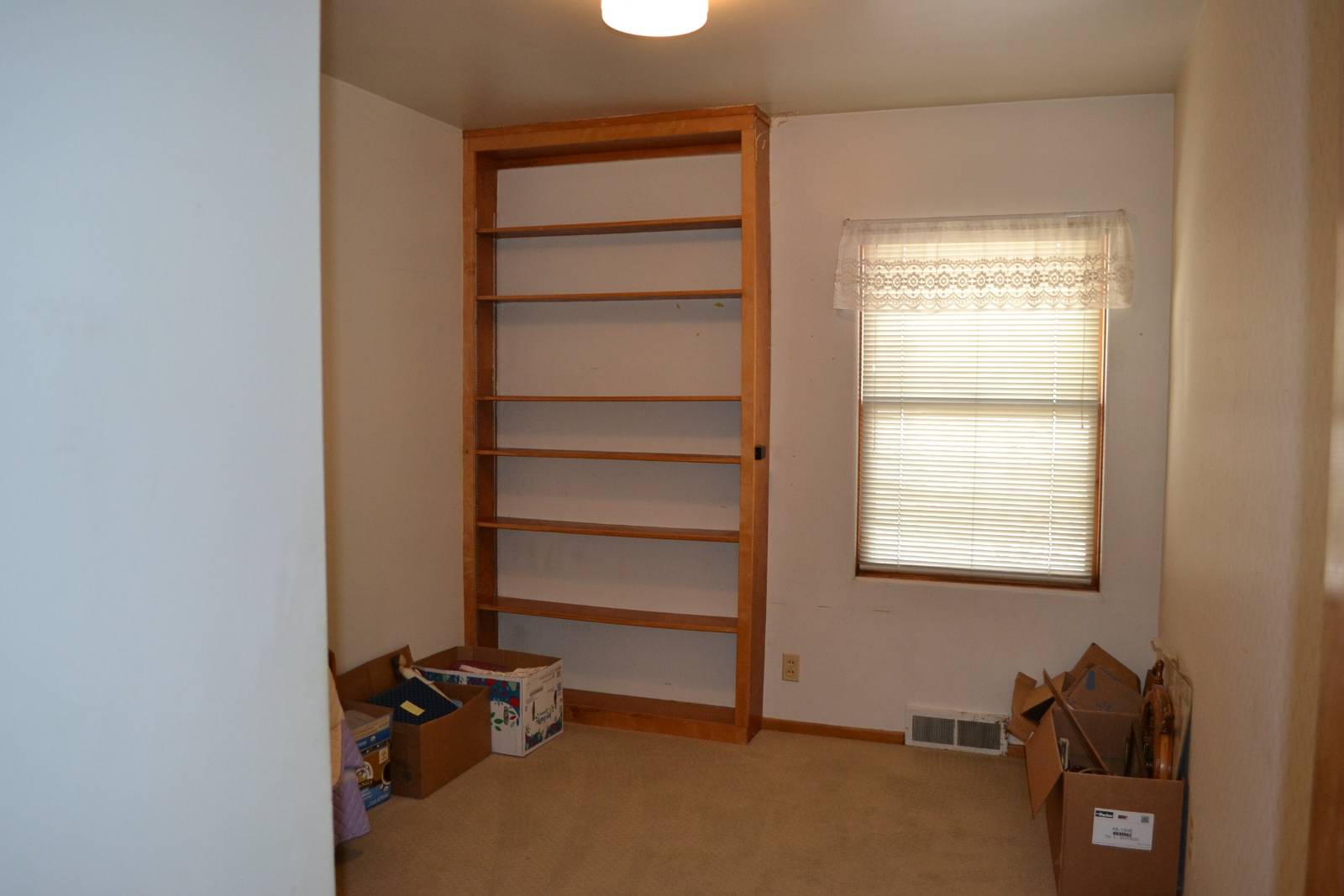 Photo 22 of 39 of home listing at 923 Platte Avenue, Alliance, NE 69301