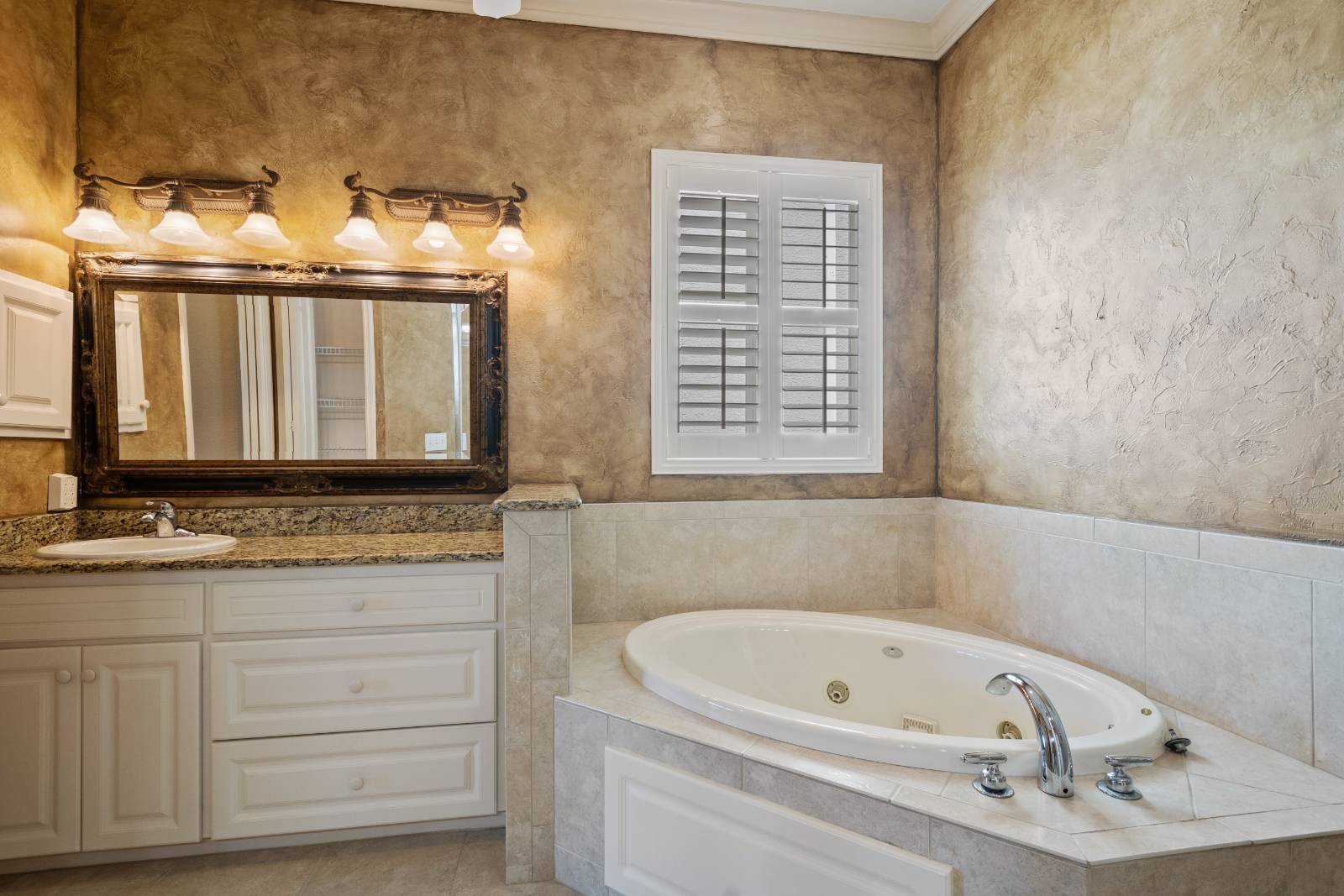 2464 Laurel Glen Dr, Lakeland, FL 33803