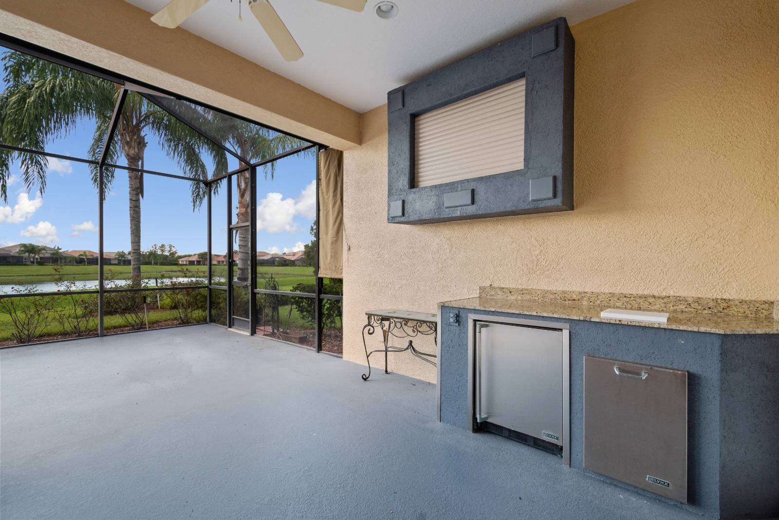 2464 Laurel Glen Dr, Lakeland, FL 33803