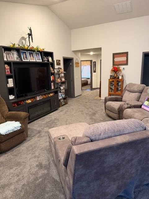 Photo 4 of 17 of home listing at 1412 Cottage Park Dr, Aurora, NE 68818