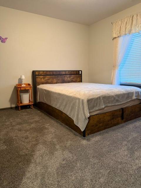 Photo 11 of 17 of home listing at 1412 Cottage Park Dr, Aurora, NE 68818