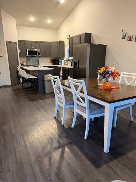 Photo 5 of 17 of home listing at 1412 Cottage Park Dr, Aurora, NE 68818