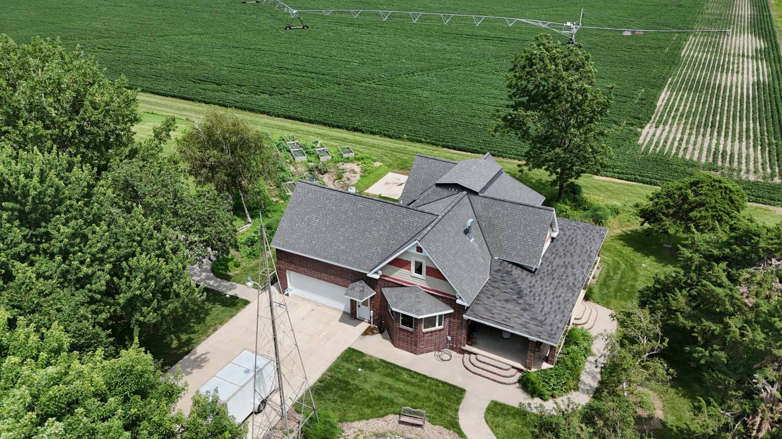 Photo 2 of 25 of home listing at 1701 E 17 Road, Aurora, NE 68818