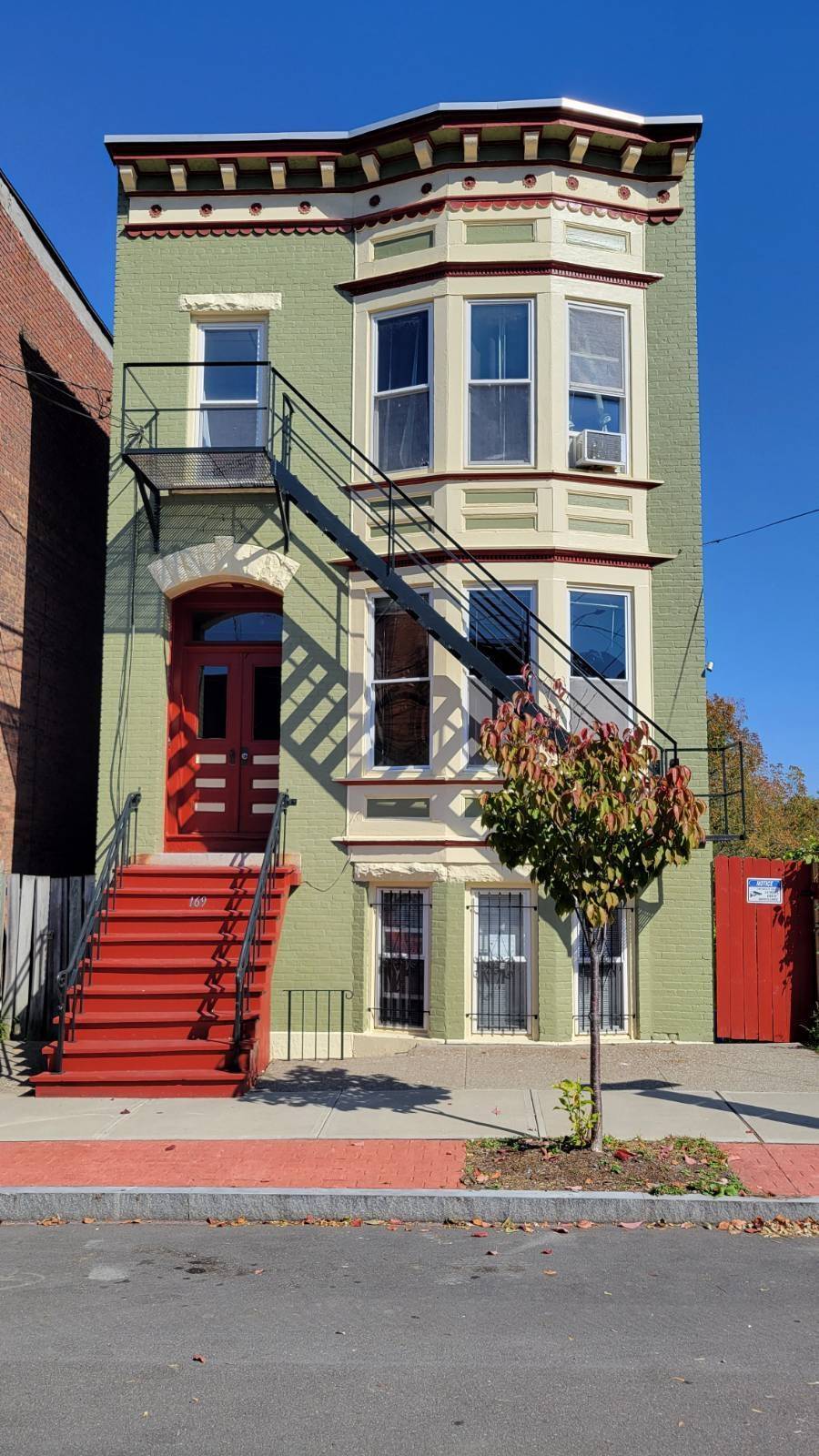 169 Elk St